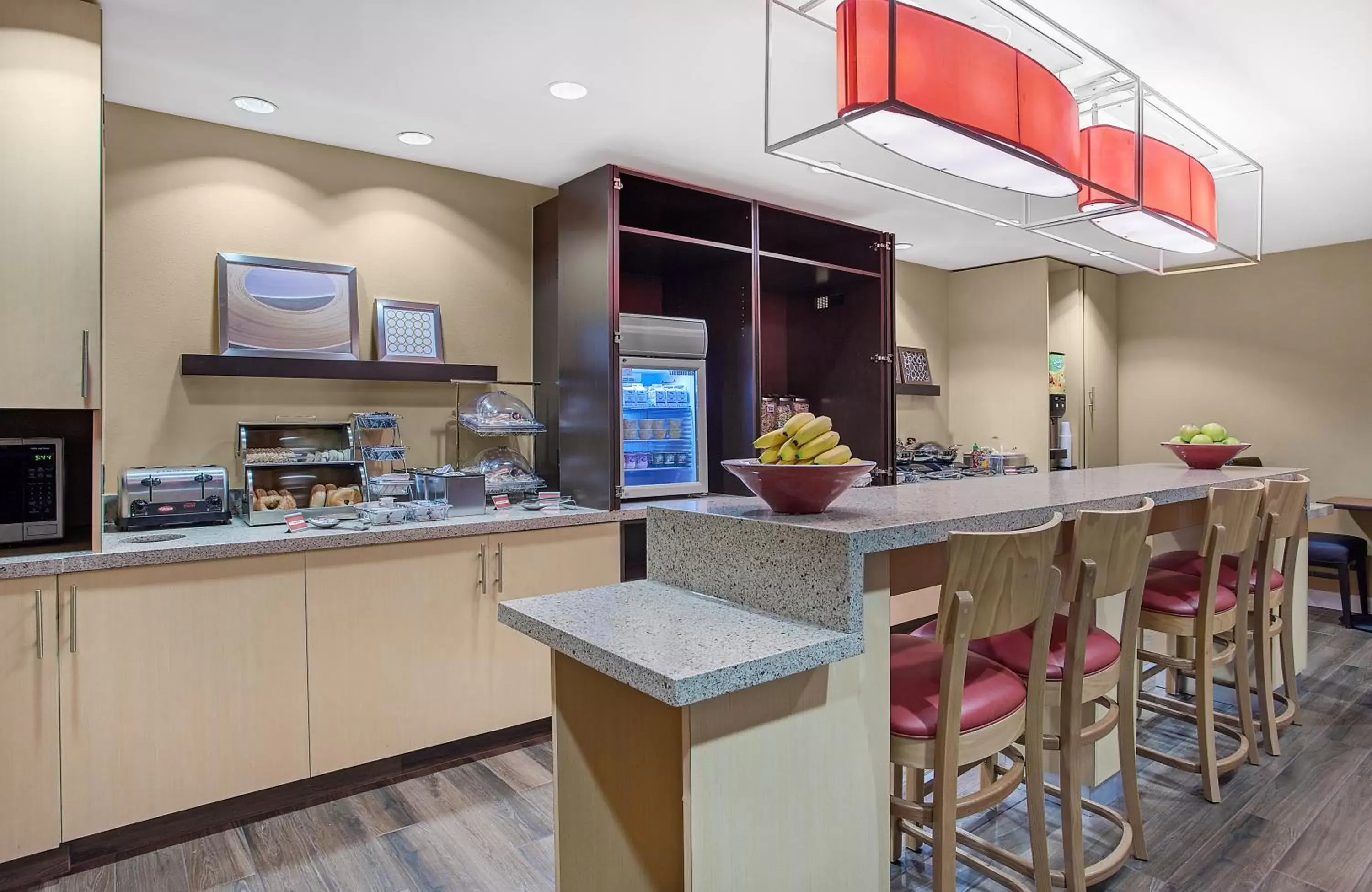 Kitchen/Kitchenette in TownePlace Suites Knoxville Cedar Bluff
