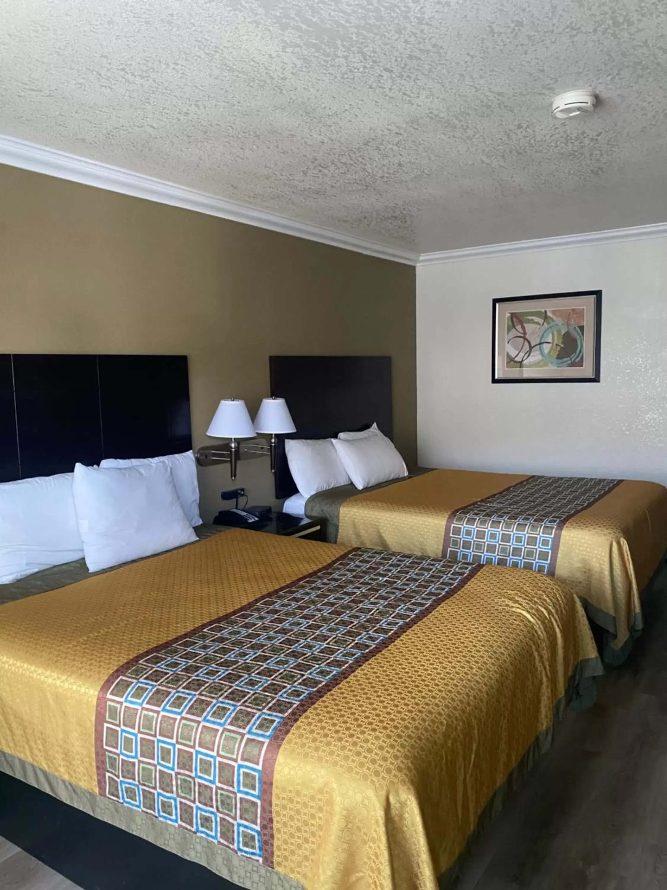 Bed in Atascadero Inn
