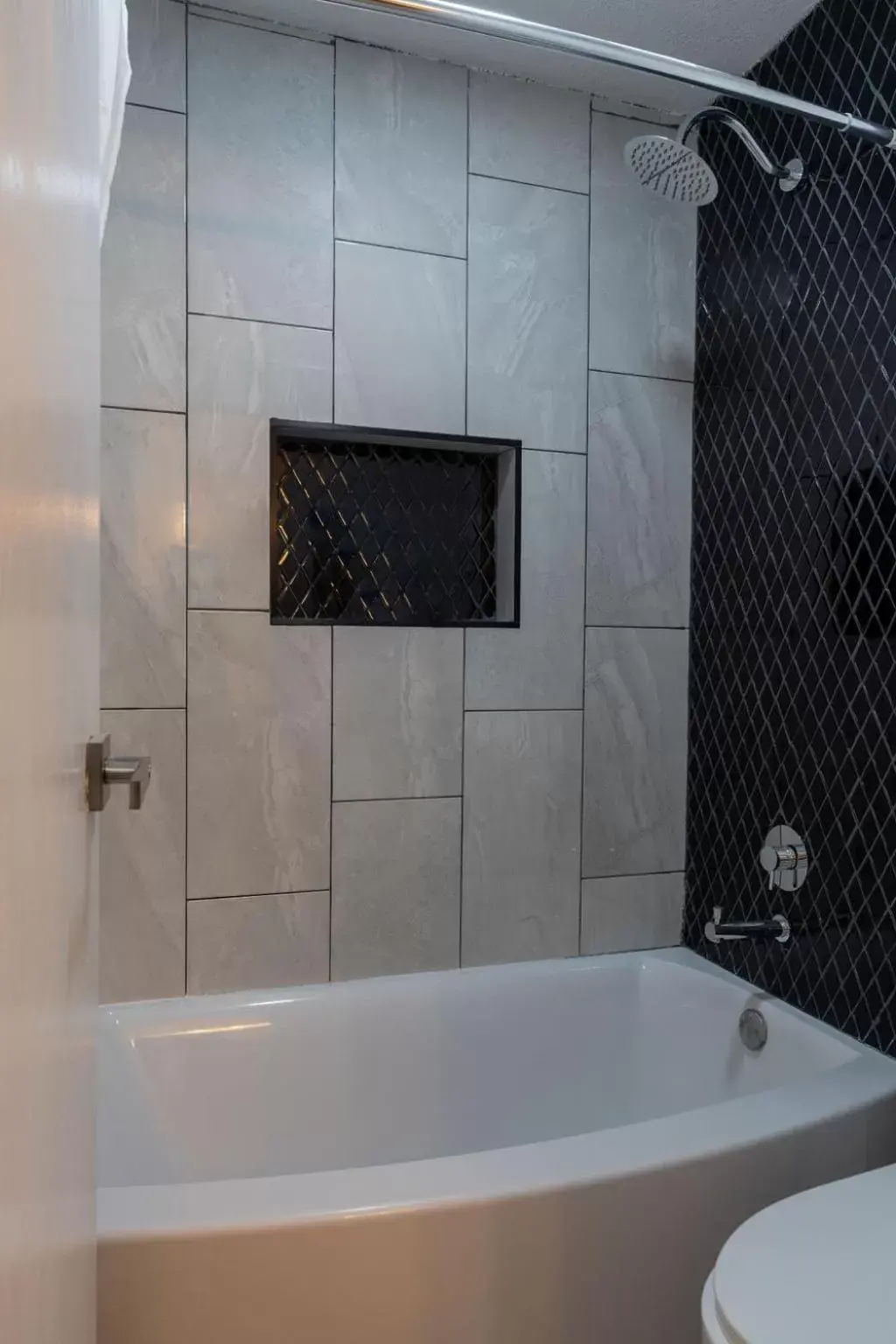 Shower, Bathroom in Dragonfly Inn & Suites