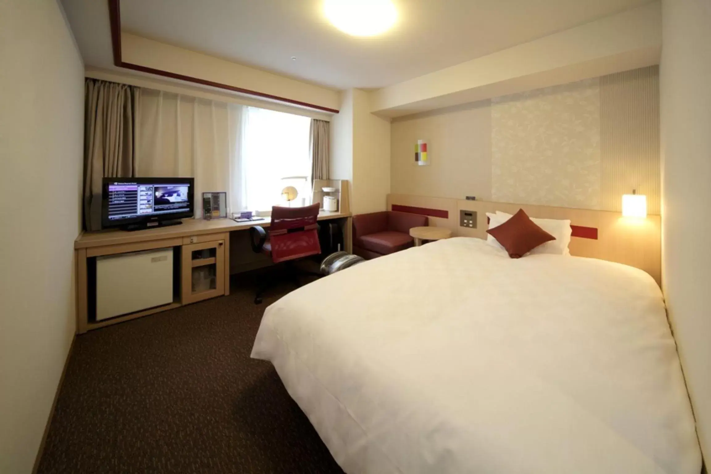 Bedroom, Bed in Daiwa Roynet Hotel Hamamatsu