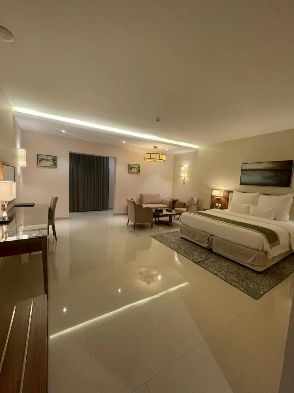 Bed in Best Western Plus Buraidah Bed in Best Western Plus Buraidah