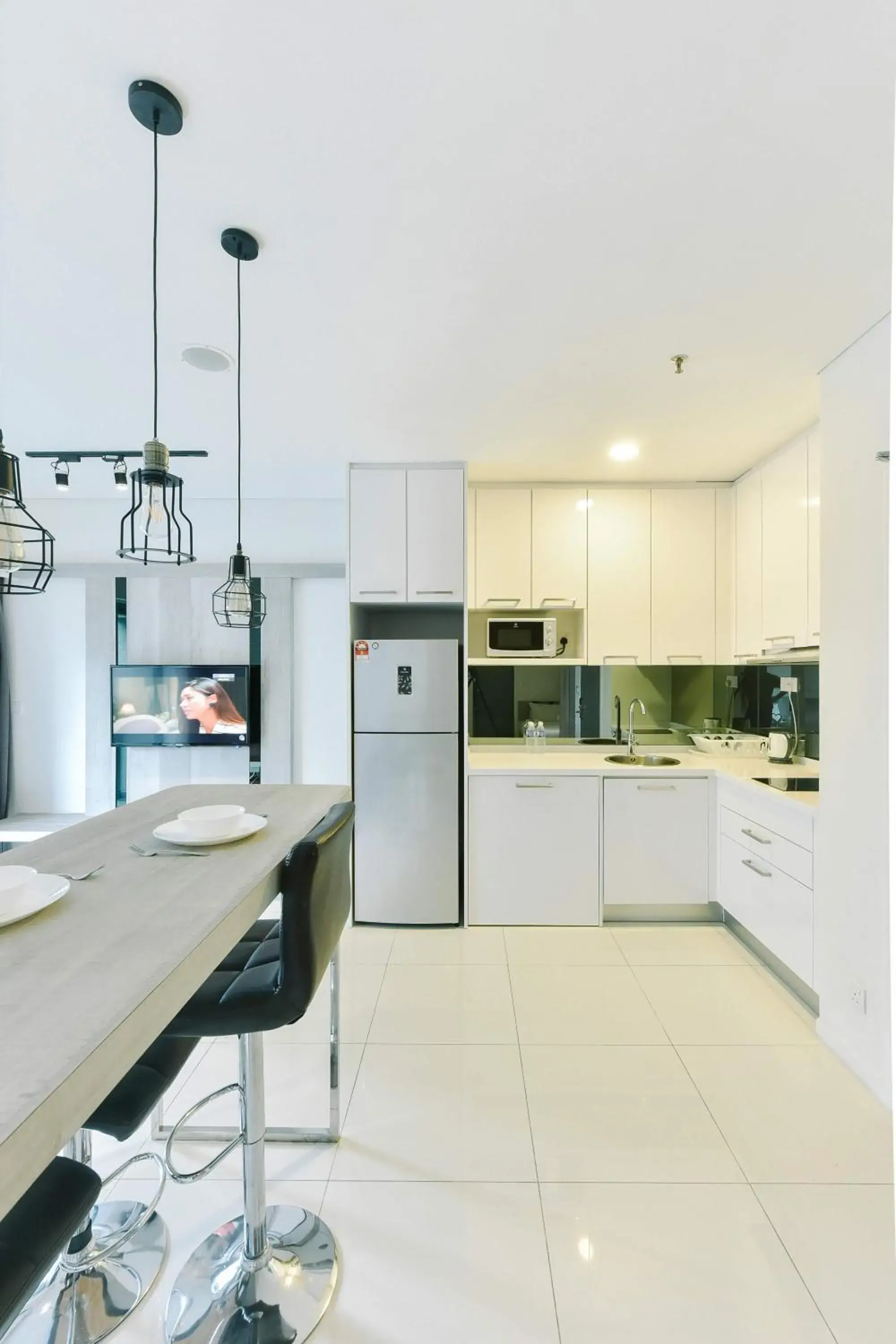 Kitchen or kitchenette, Kitchen/Kitchenette in Summer Suites Residences by Subhome