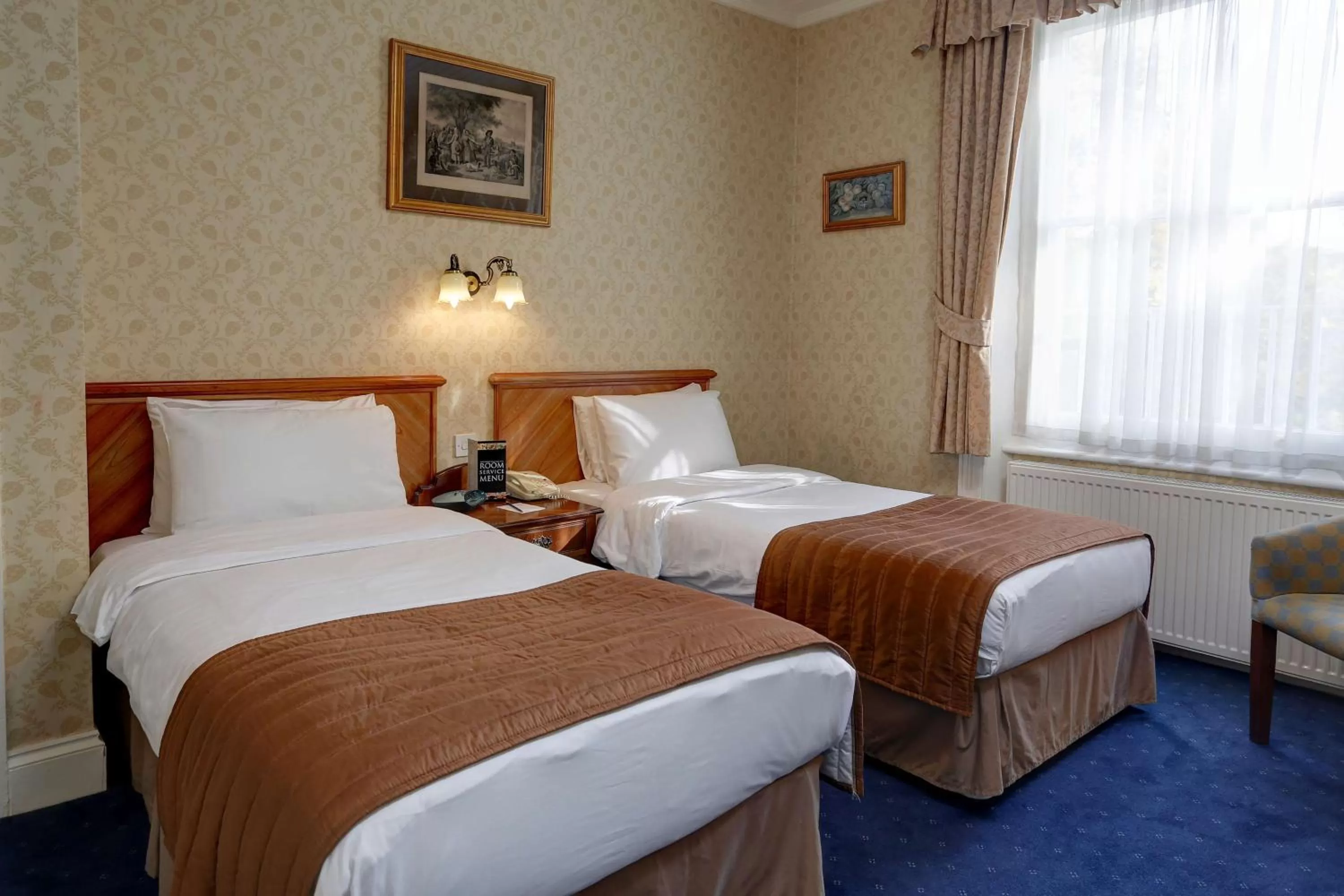 Twin Room in Best Western Swiss Cottage Hotel