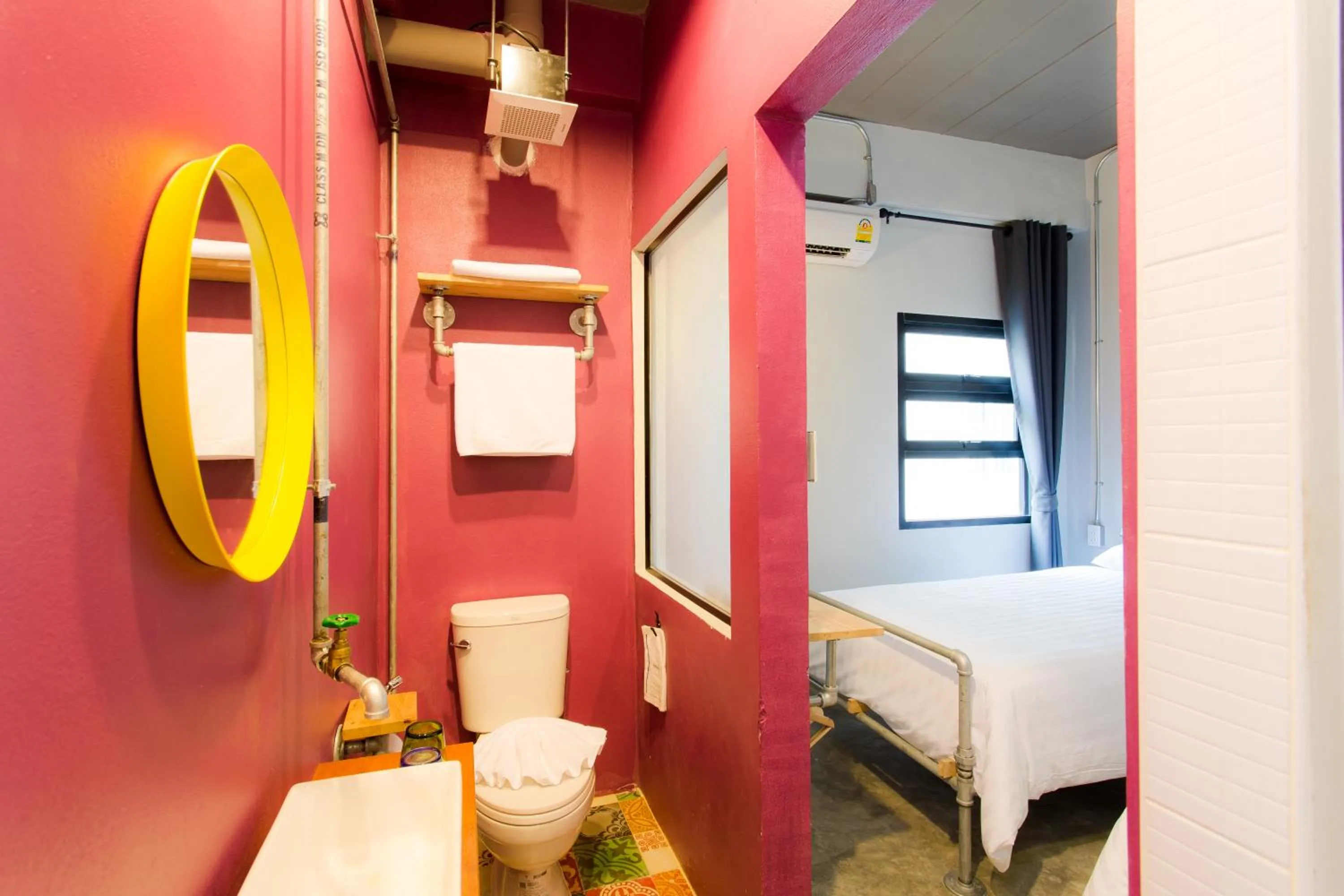 Shower, Bed in Bloo Hostel