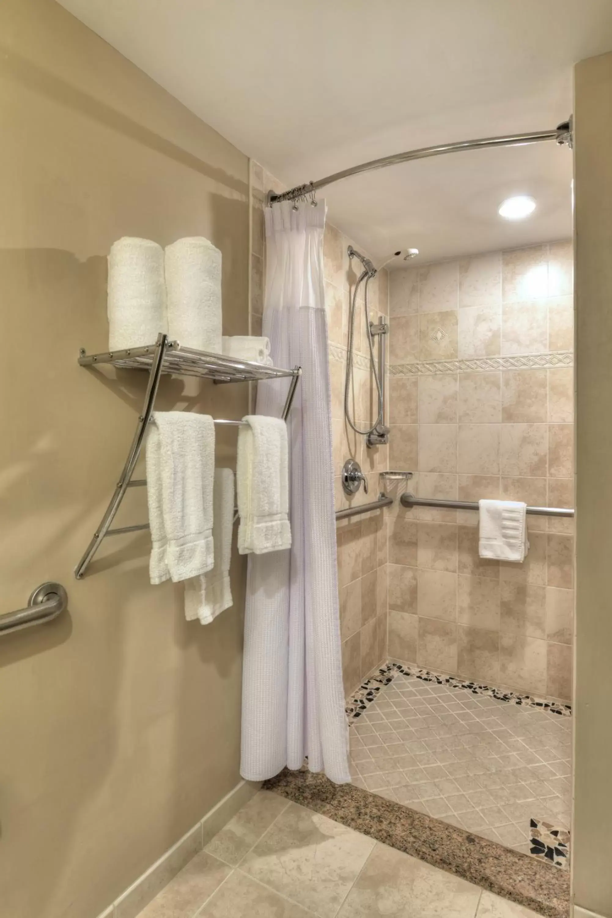 Shower, Bathroom in Crowne Plaza Hotel Orlando Downtown, an IHG Hotel