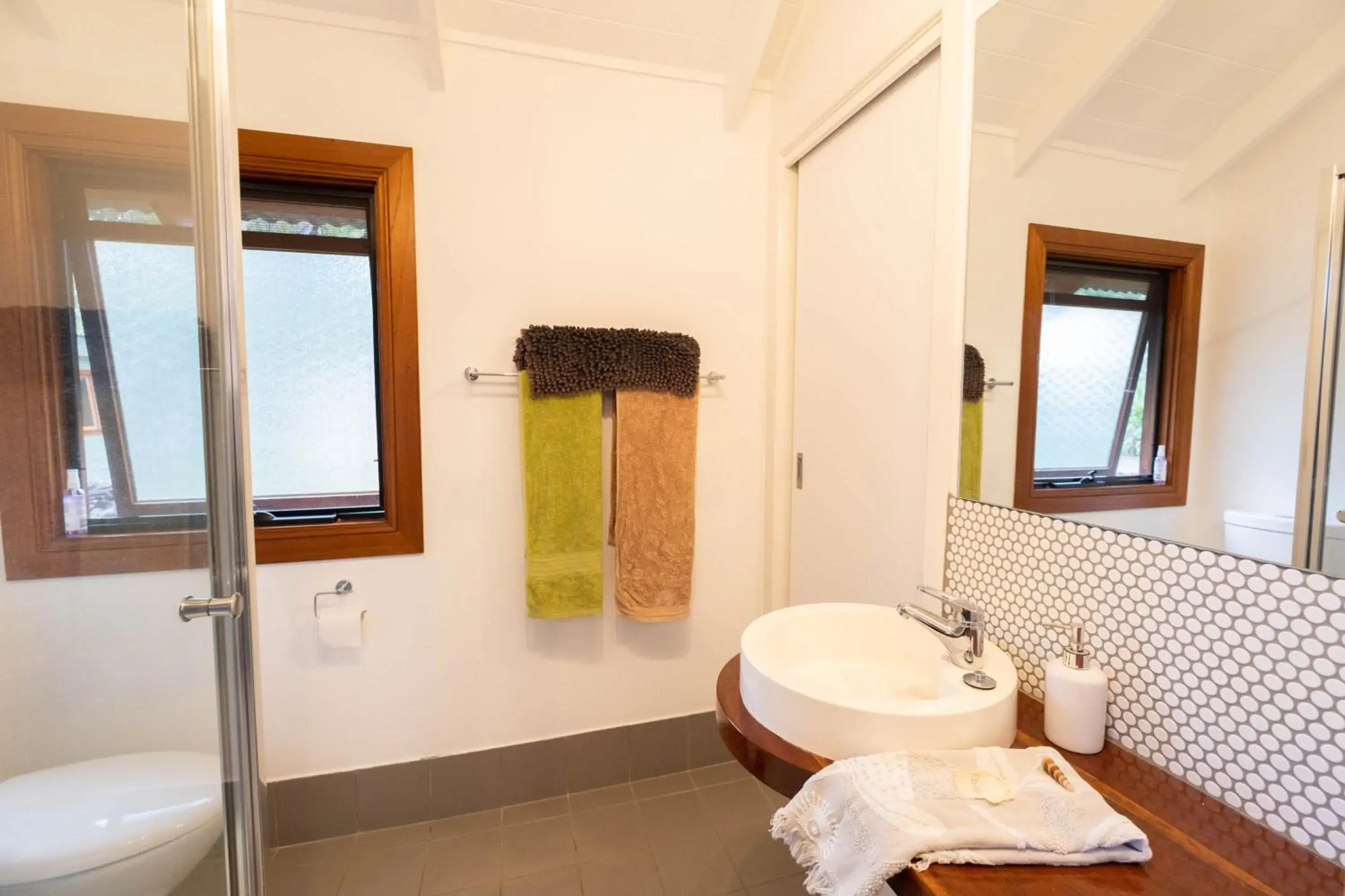 Bathroom in Airlie Beach Eco Cabins - Adults Only