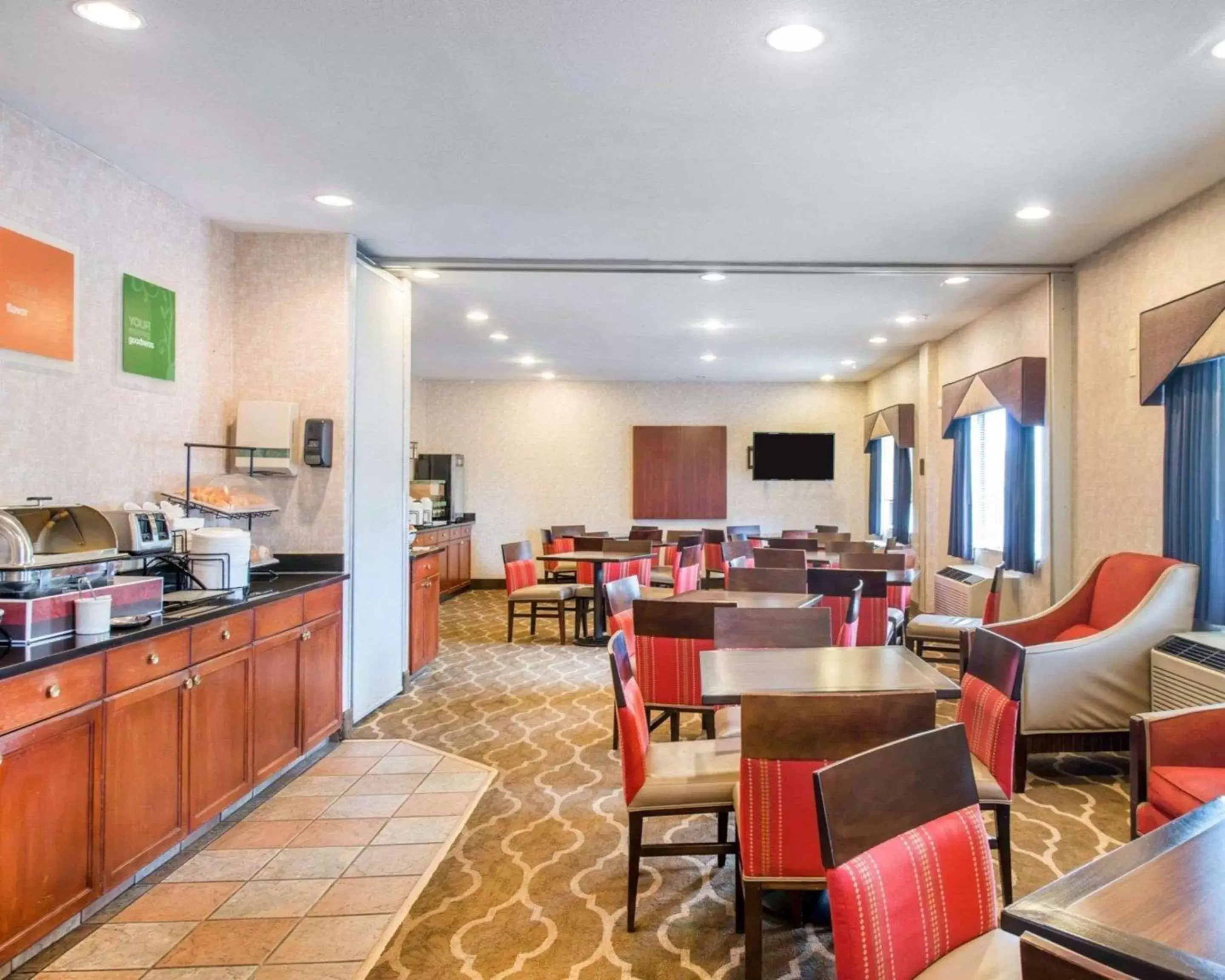 Restaurant/Places to Eat in Comfort Inn North Colorado Springs