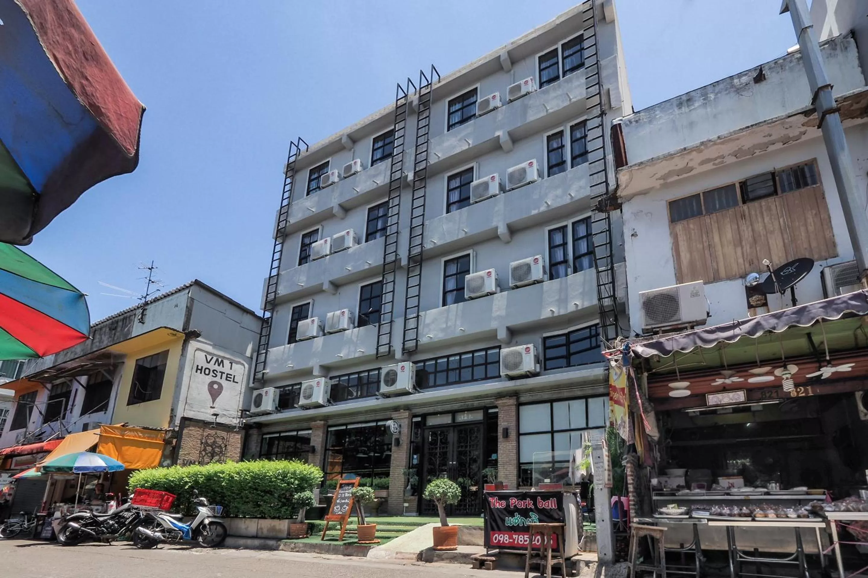 Facade/entrance, Property Building in Super OYO 75332 Vm1 Hostel