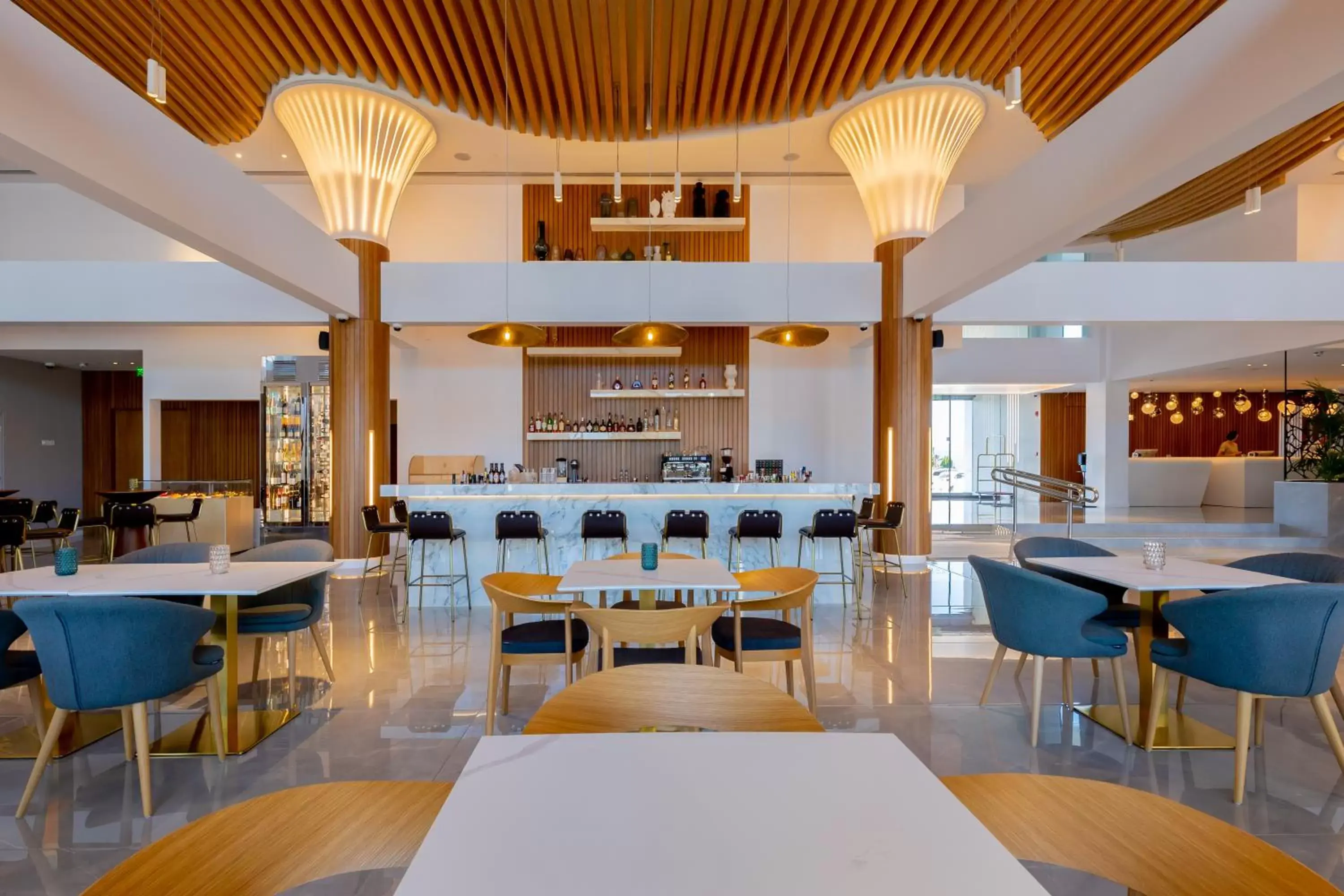 Lobby or reception, Restaurant/Places to Eat in Radisson Beach Resort Larnaca