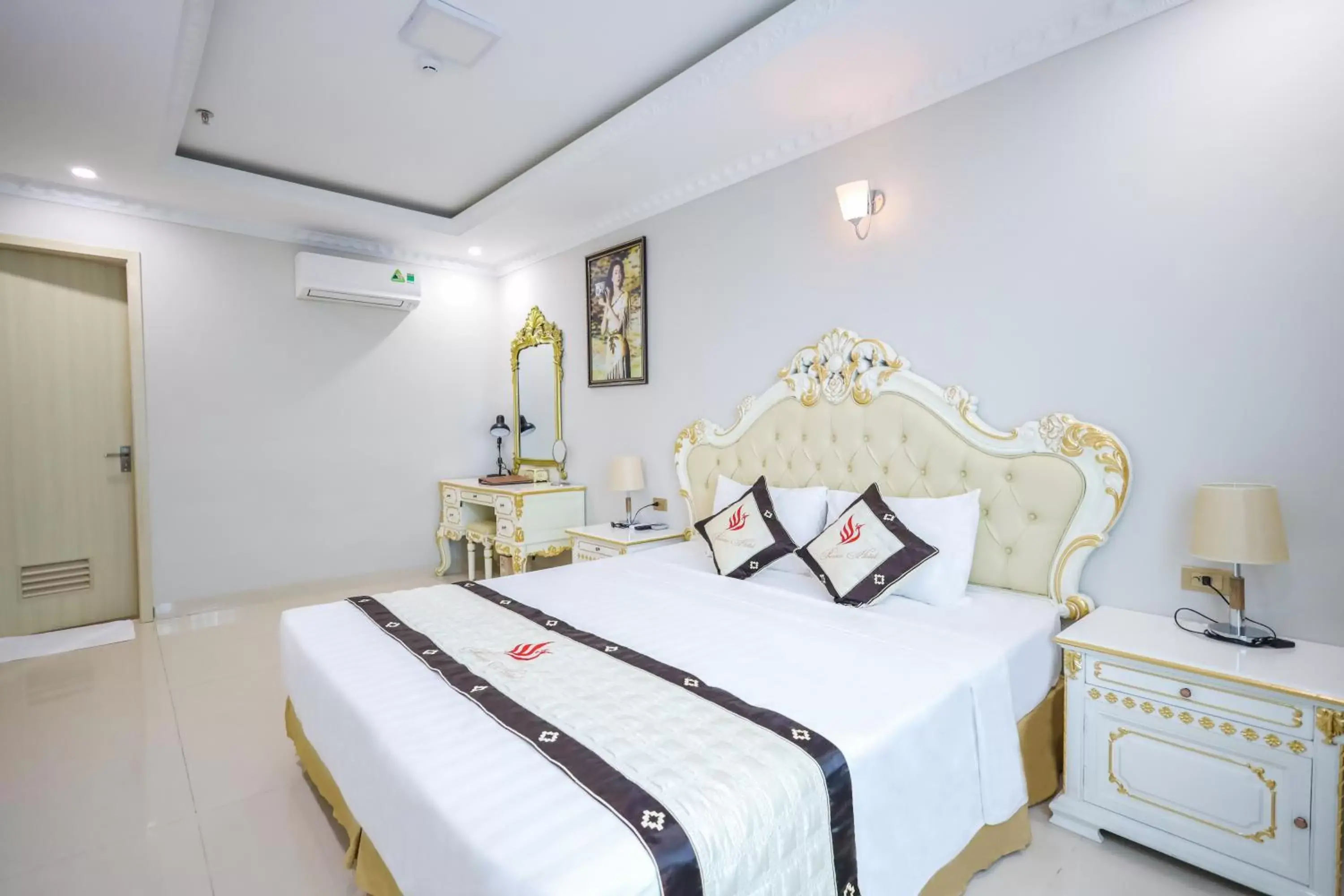 Bed in Khách Sạn Phượng Hoàng 3 Bed in Khách Sạn Phượng Hoàng 3