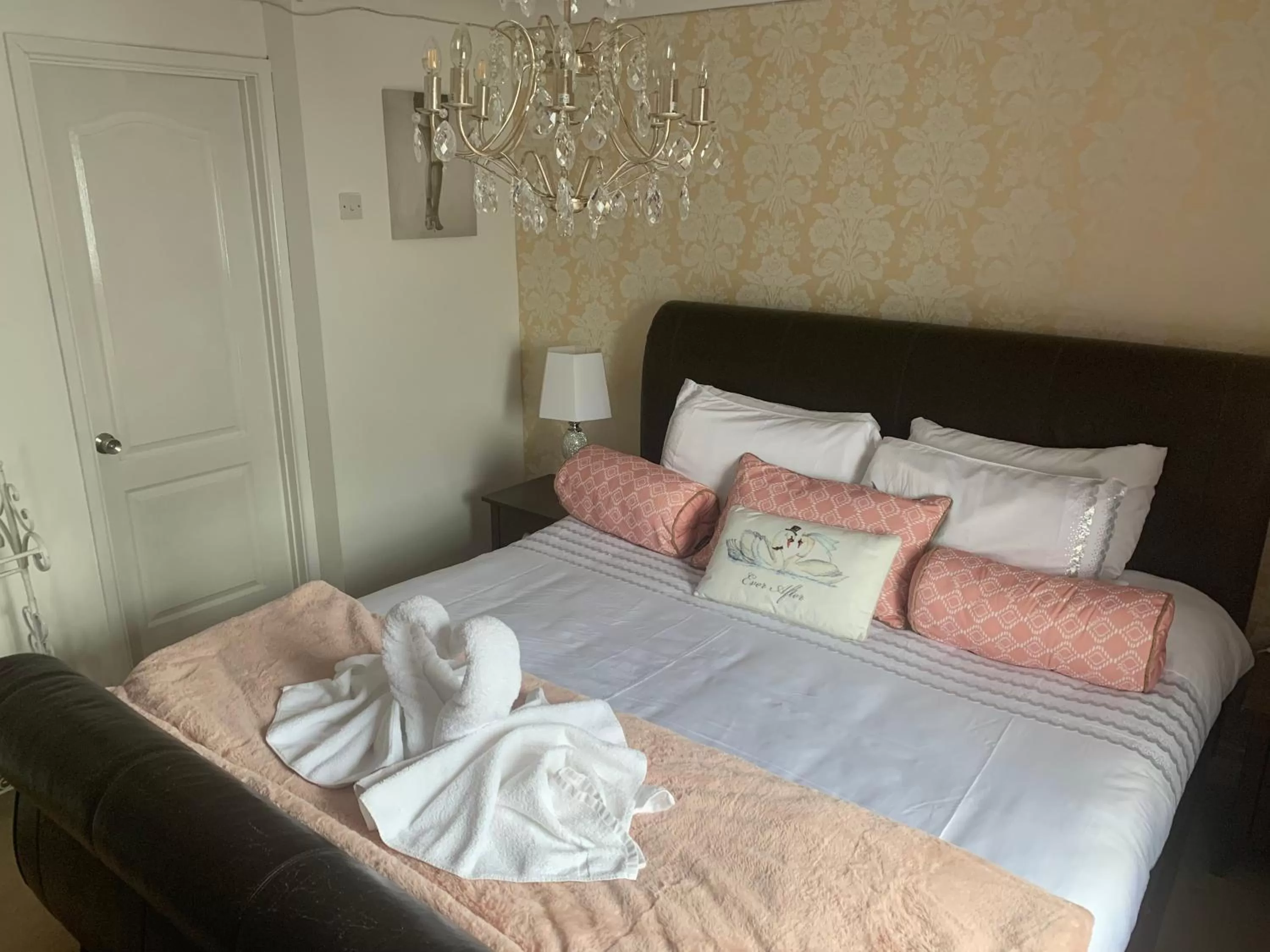 Bed in the swan stoford