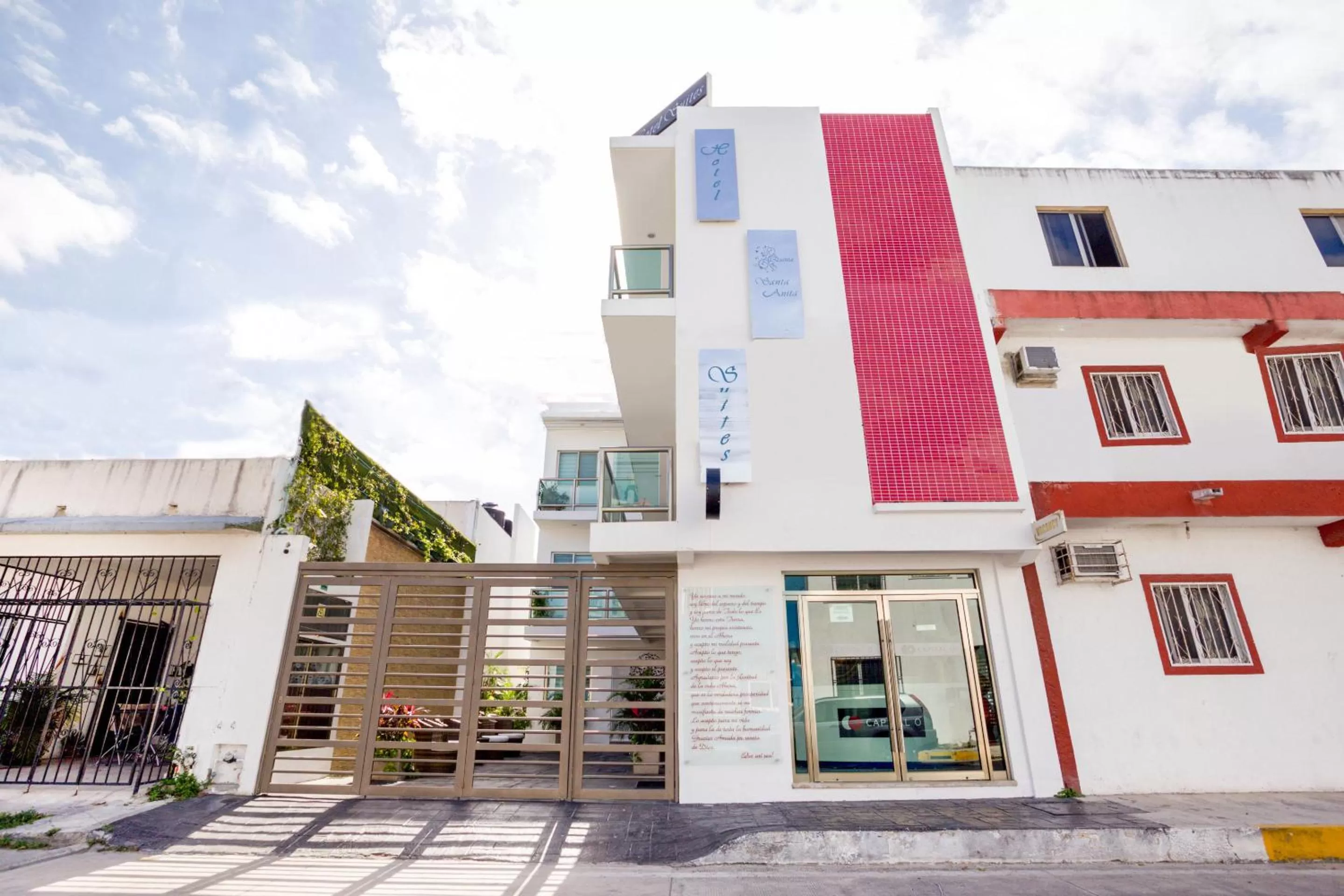 Facade/entrance in Quinta Santa Anita