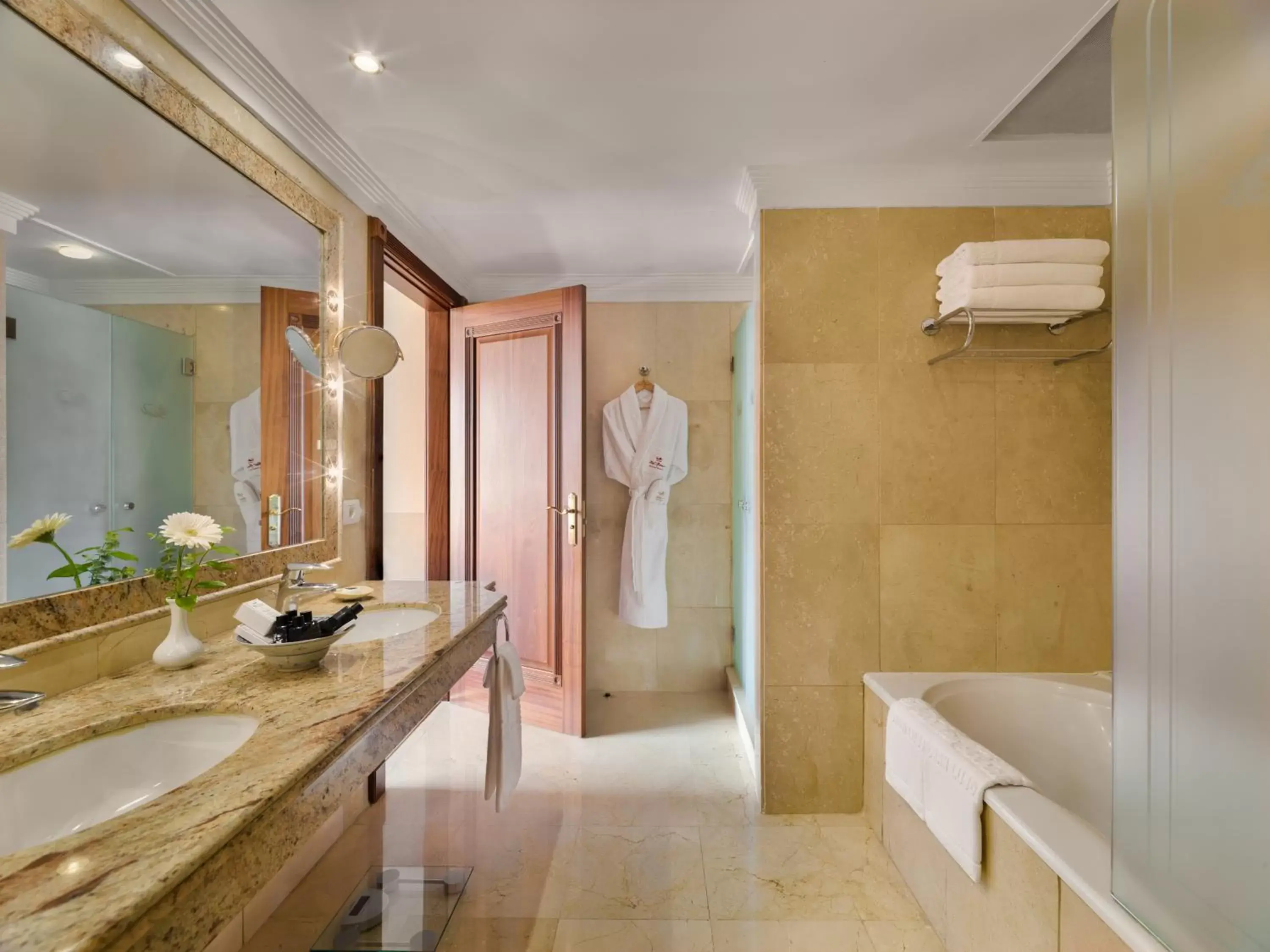 Bathroom in Hotel Botanico y Oriental Spa Garden