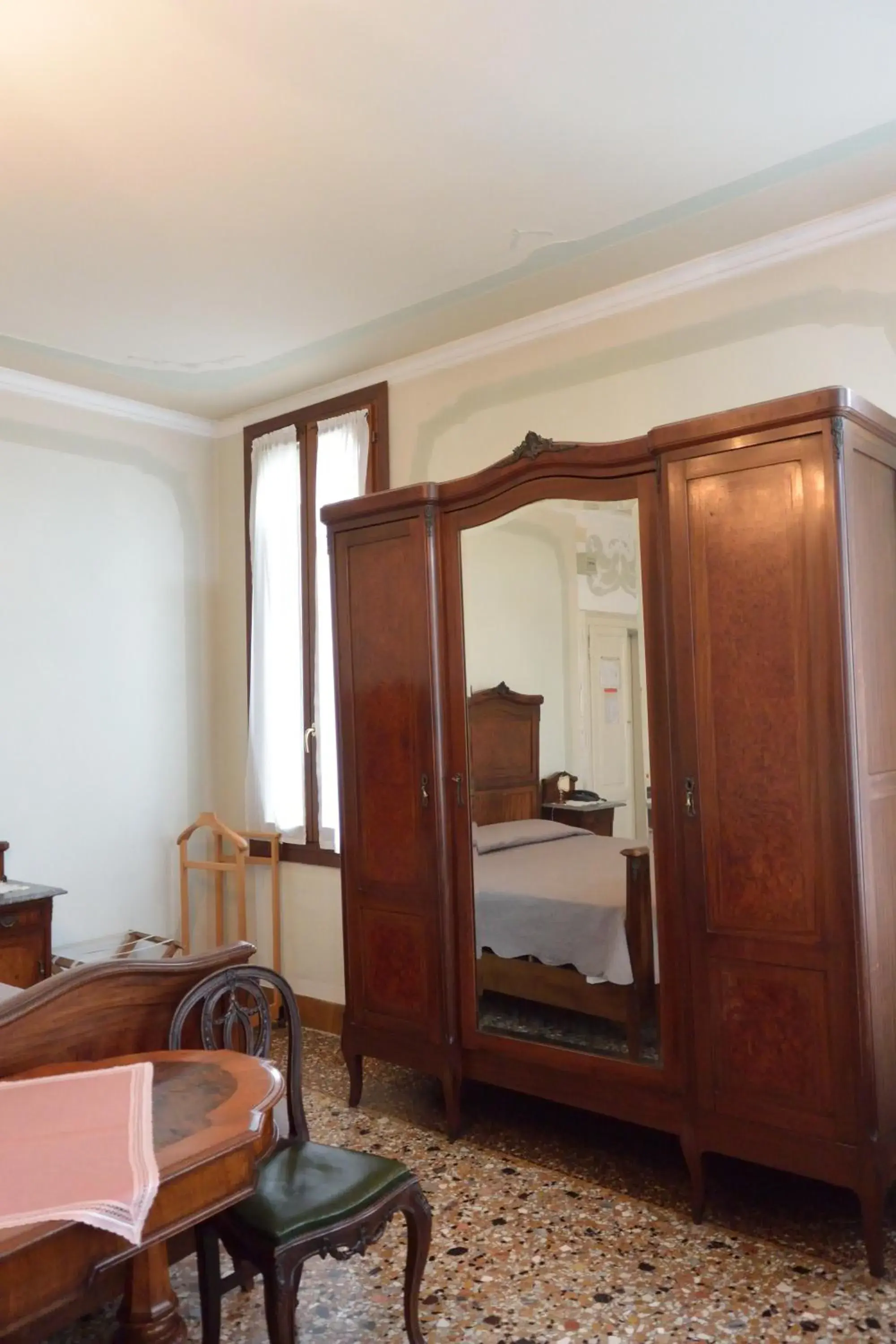 Decorative detail, Bathroom in Pensione Seguso