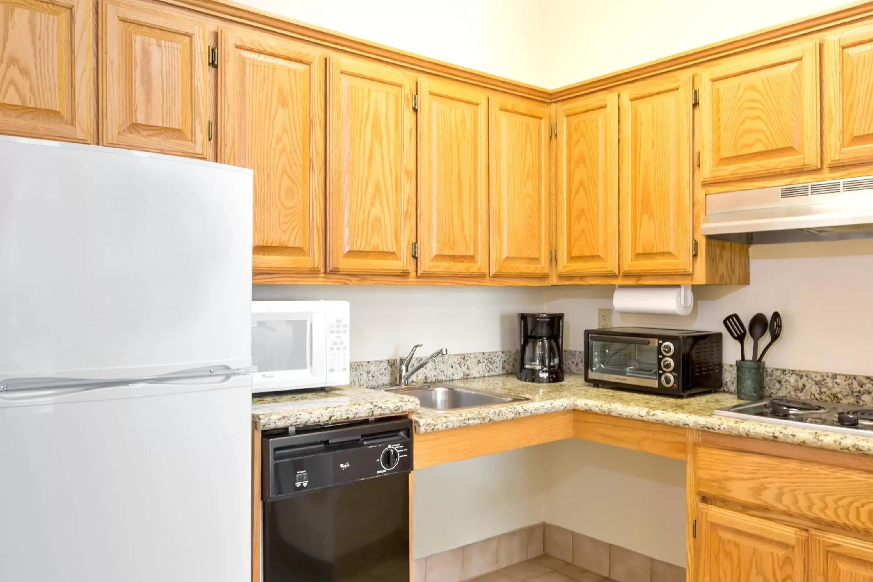 Bedroom, Kitchen/Kitchenette in Staybridge Suites - Brownsville, an IHG Hotel