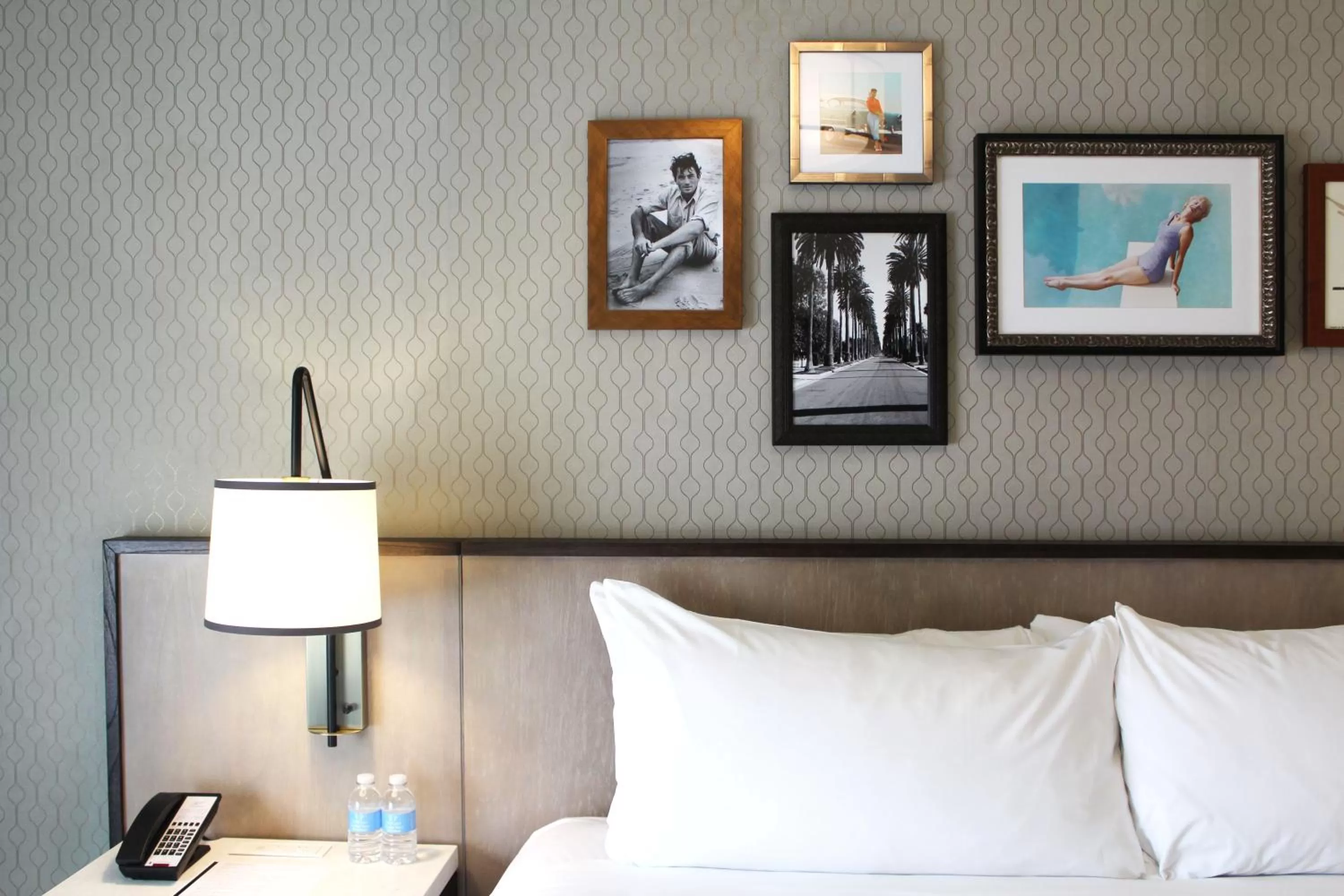 Bedroom, Bed in La Valencia Hotel