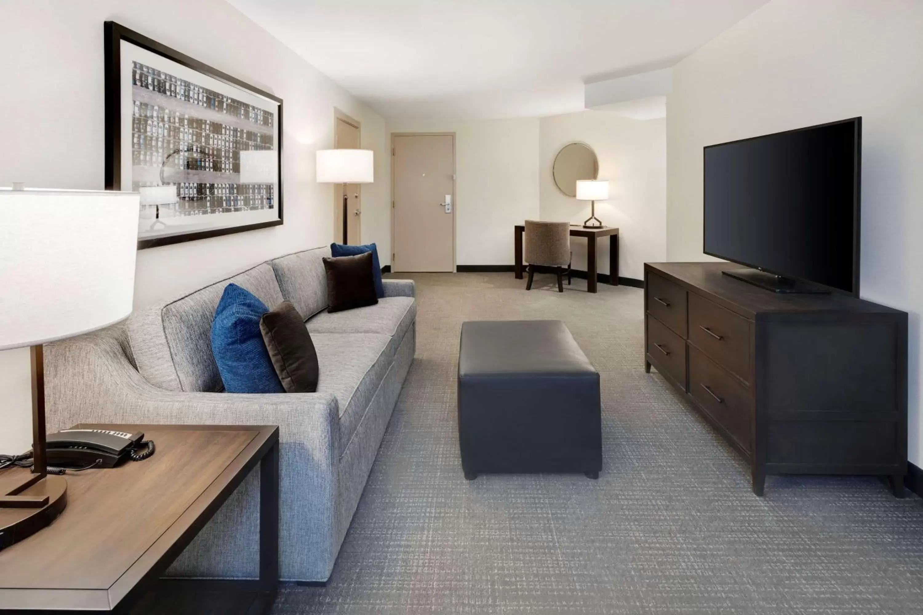 Living room, Seating Area in Embassy Suites by Hilton Detroit Troy Auburn Hills