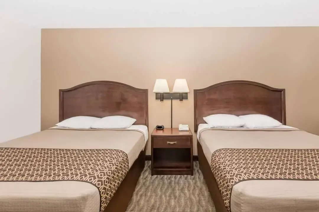 Bed in Americas Best Value Inn & Suites Atlantic