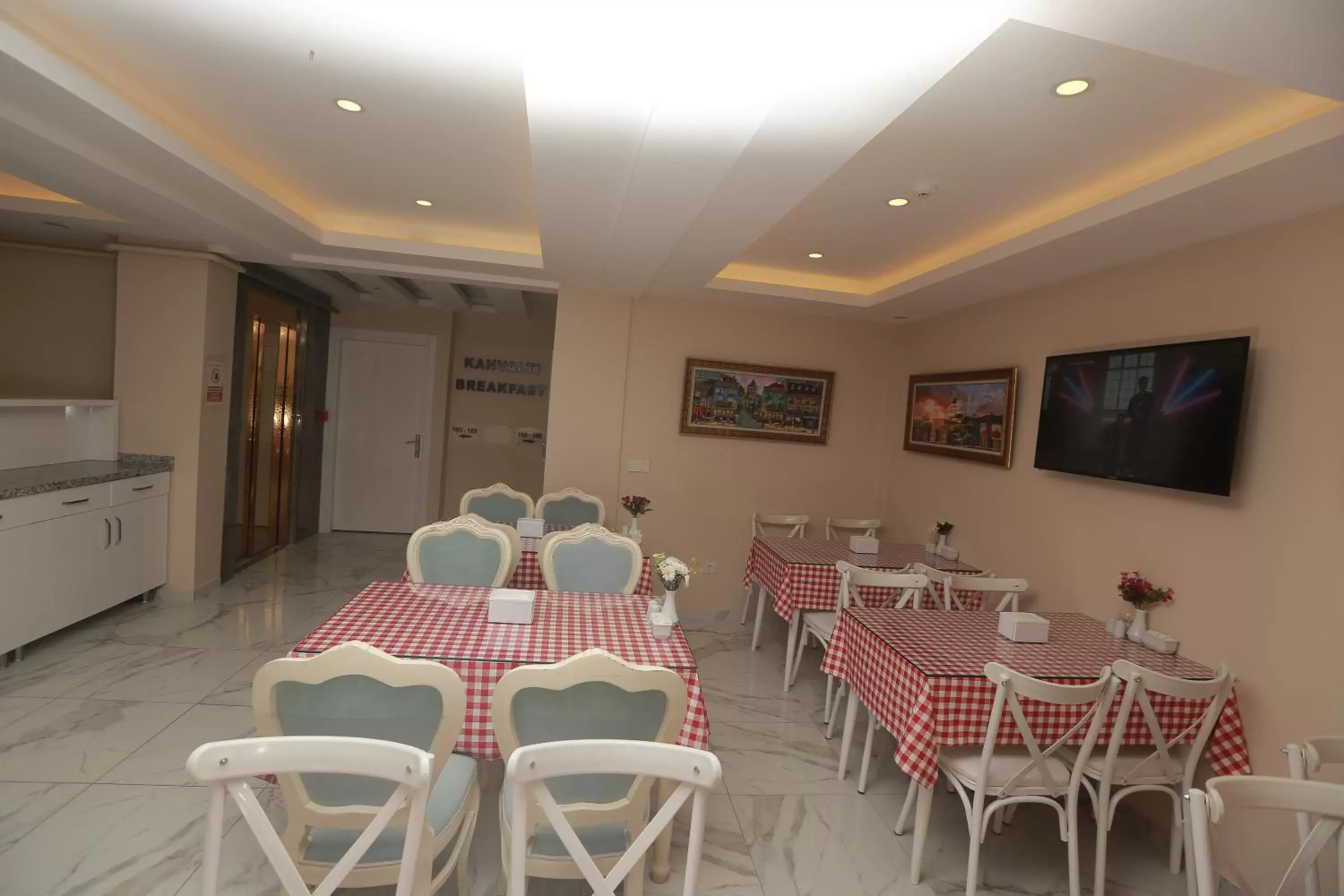 Restaurant/places to eat in Constantinopolis Hotel Restaurant/places to eat in Constantinopolis Hotel