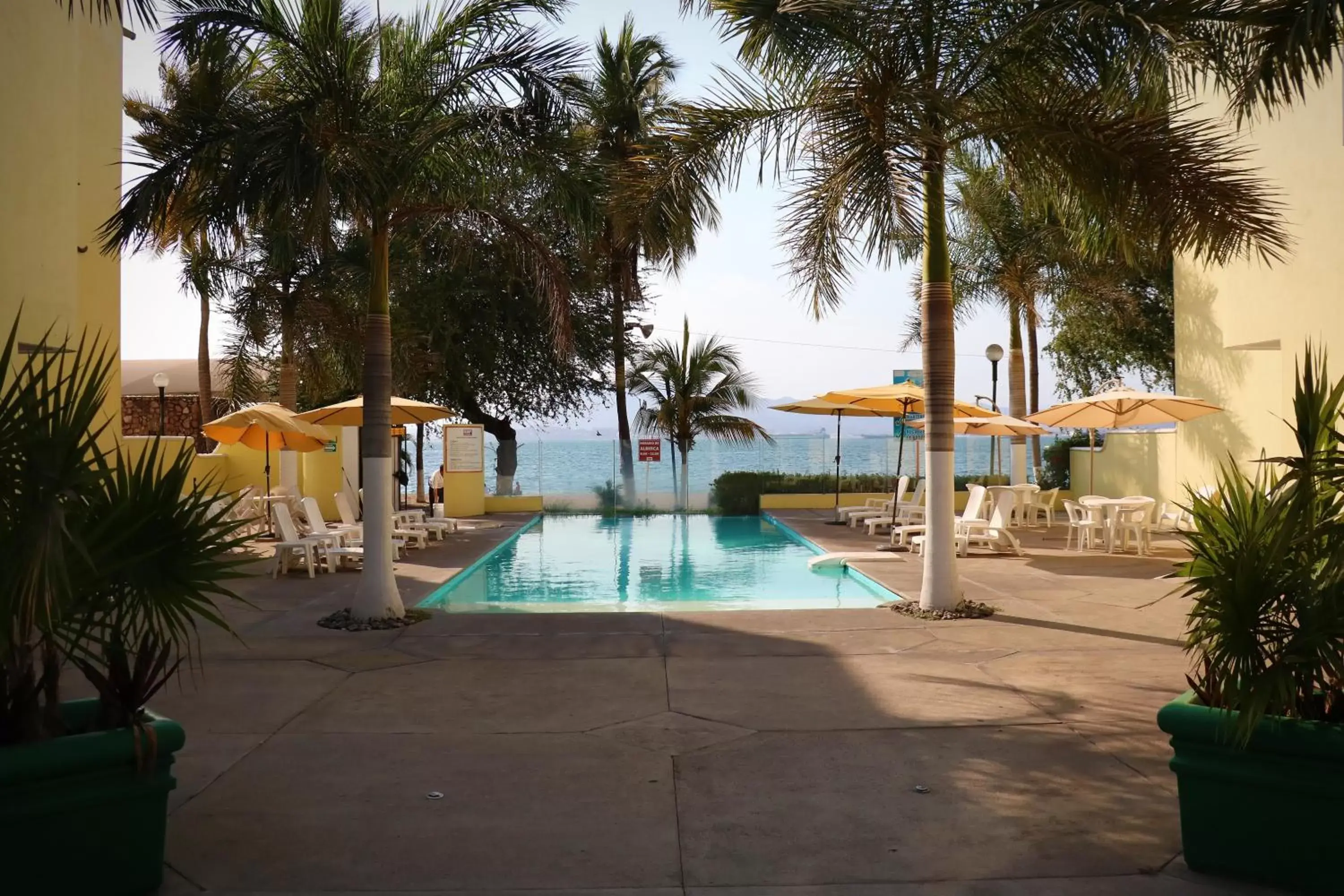 Swimming Pool in Zar Manzanillo