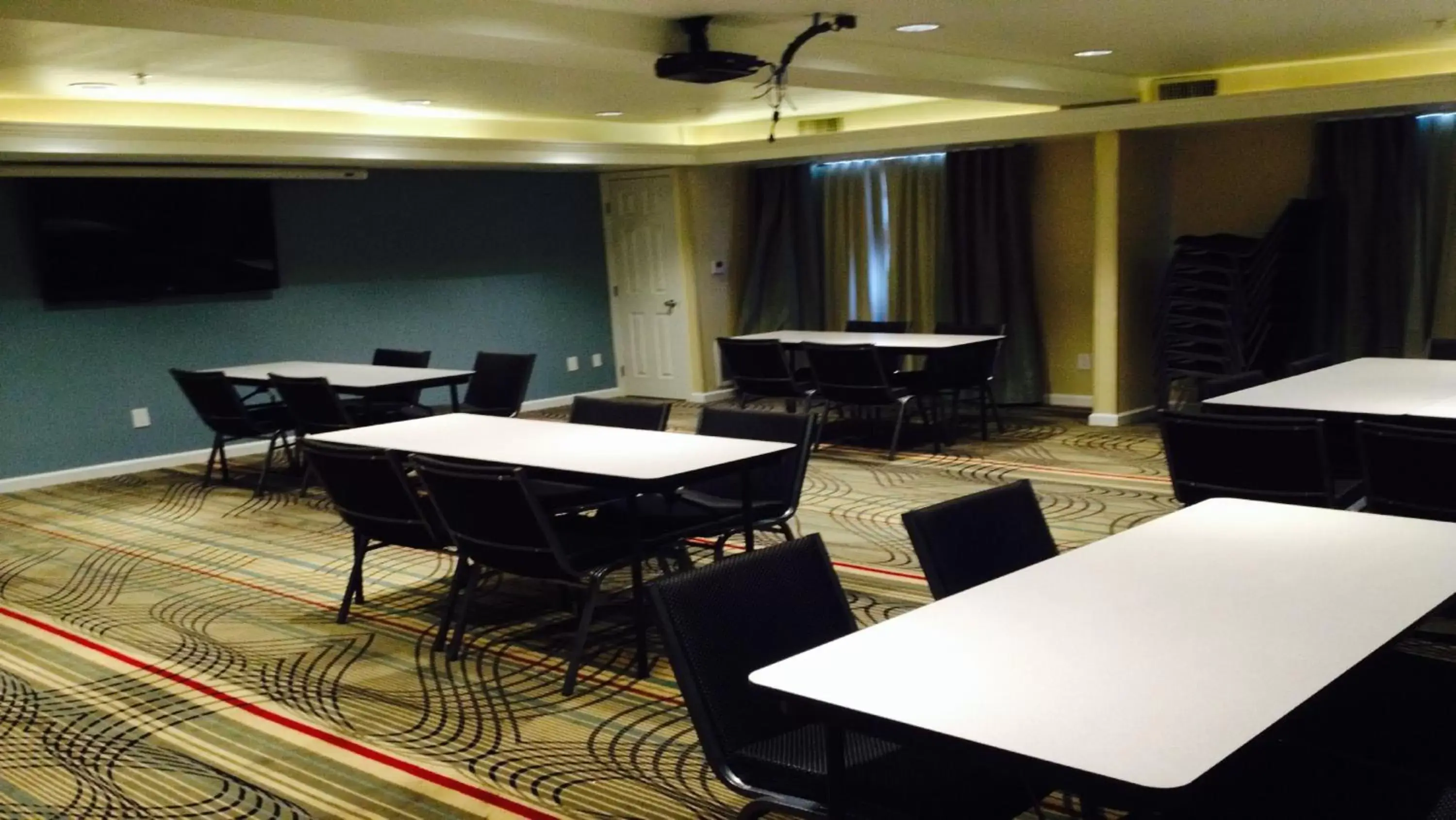 Meeting/conference room in Holiday Inn Express Bakersfield, an IHG Hotel