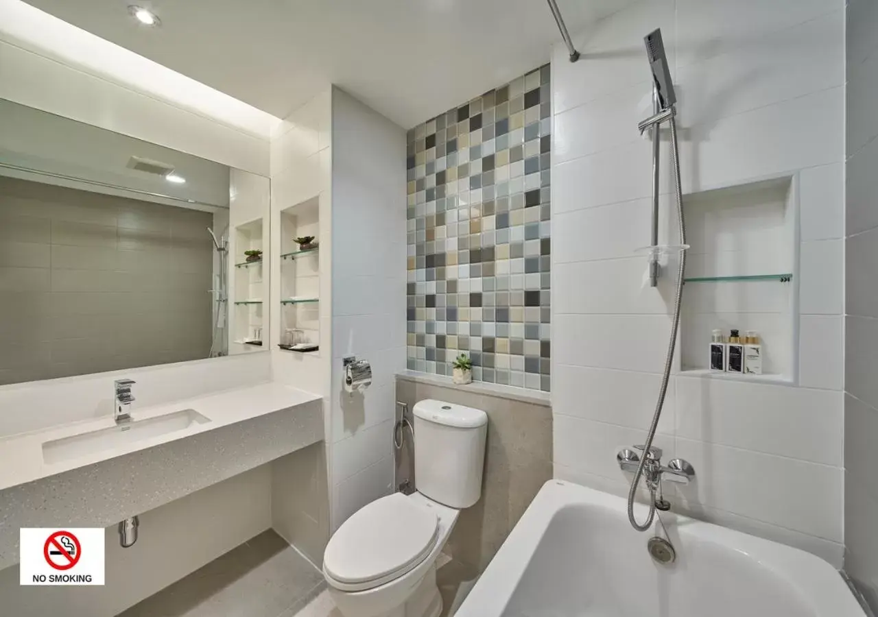 Bathroom in Prom Ratchada Hotel - SHA Plus