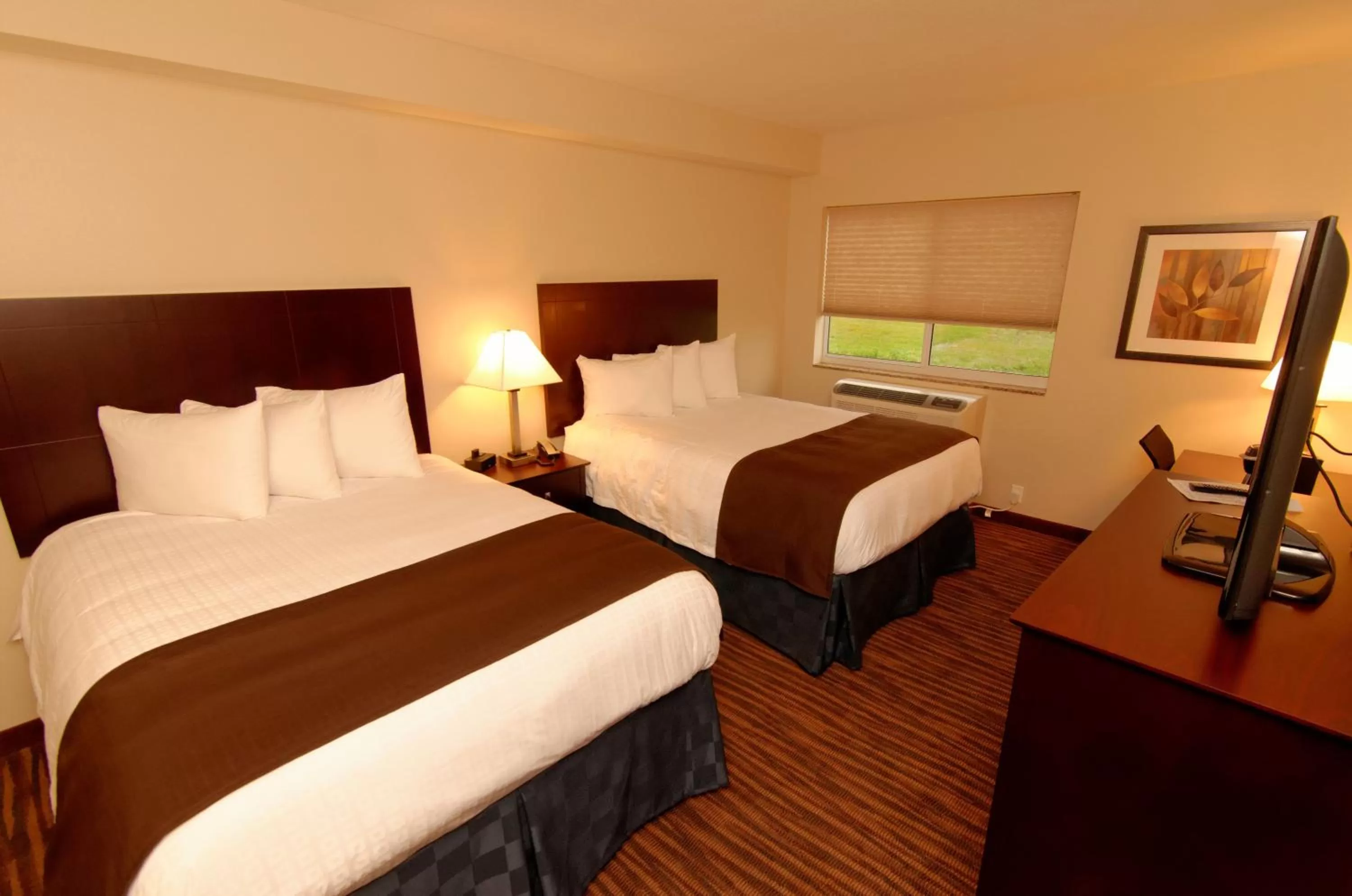 Bed in Cobblestone Inn & Suites Fort Madison