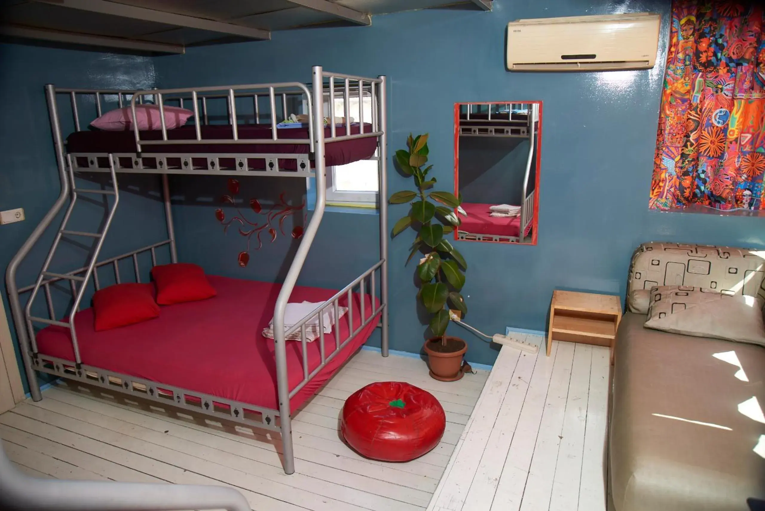 Bunk Bed in Chillout Lya Hostel & Bar