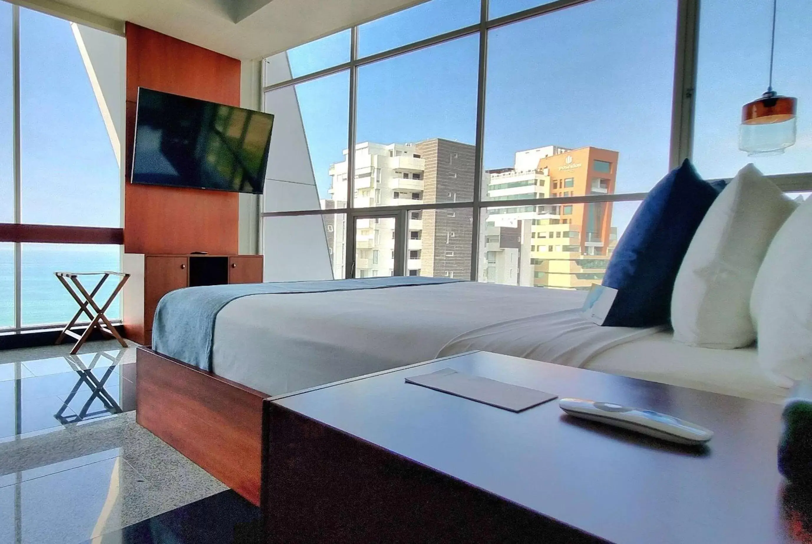 Presidential Suite in Wyndham Manta Sail Plaza Hotel and Convention Center Presidential Suite in Wyndham Manta Sail Plaza Hotel and Convention Center