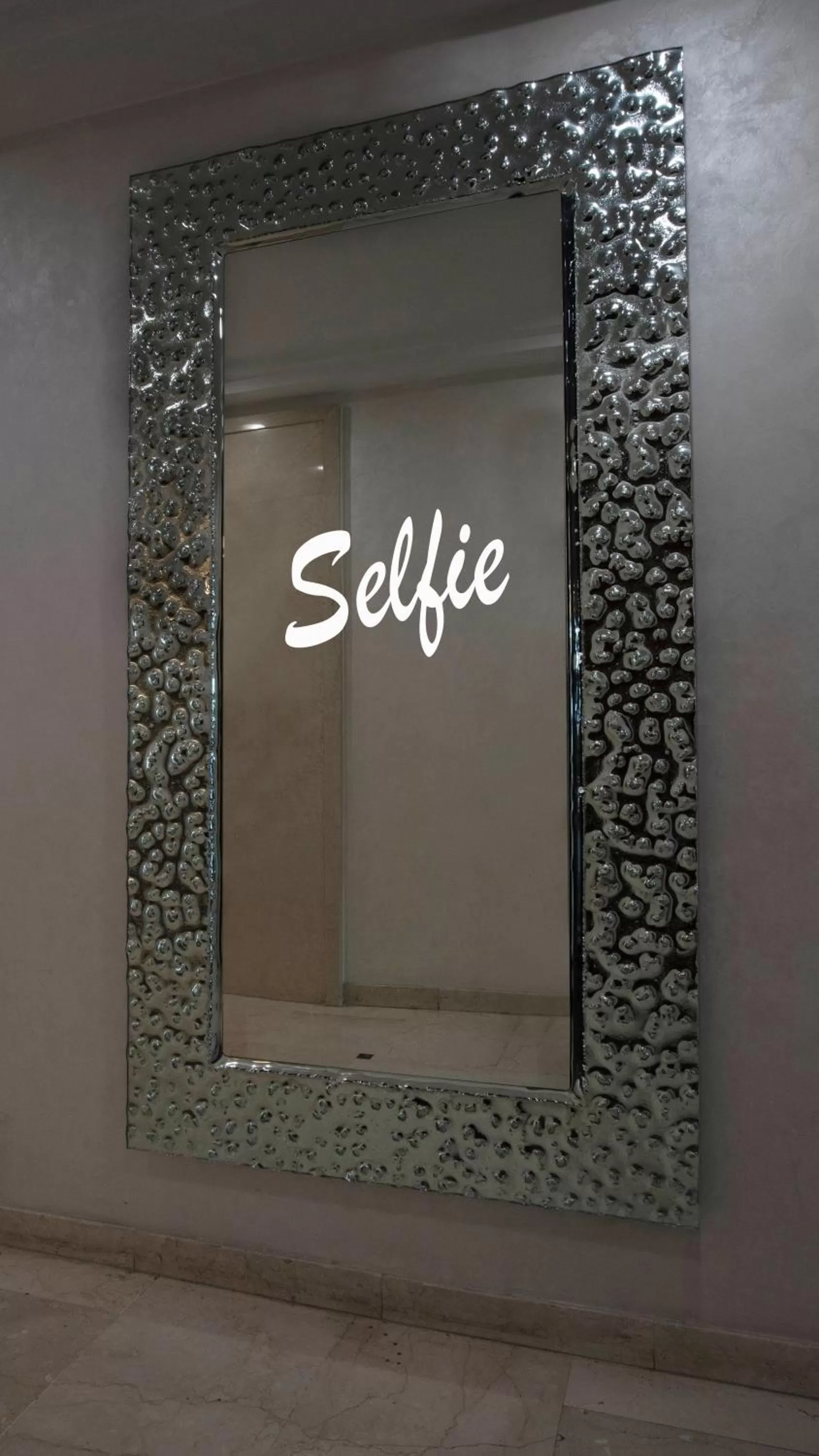 Decorative detail in Hotel Du Soleil