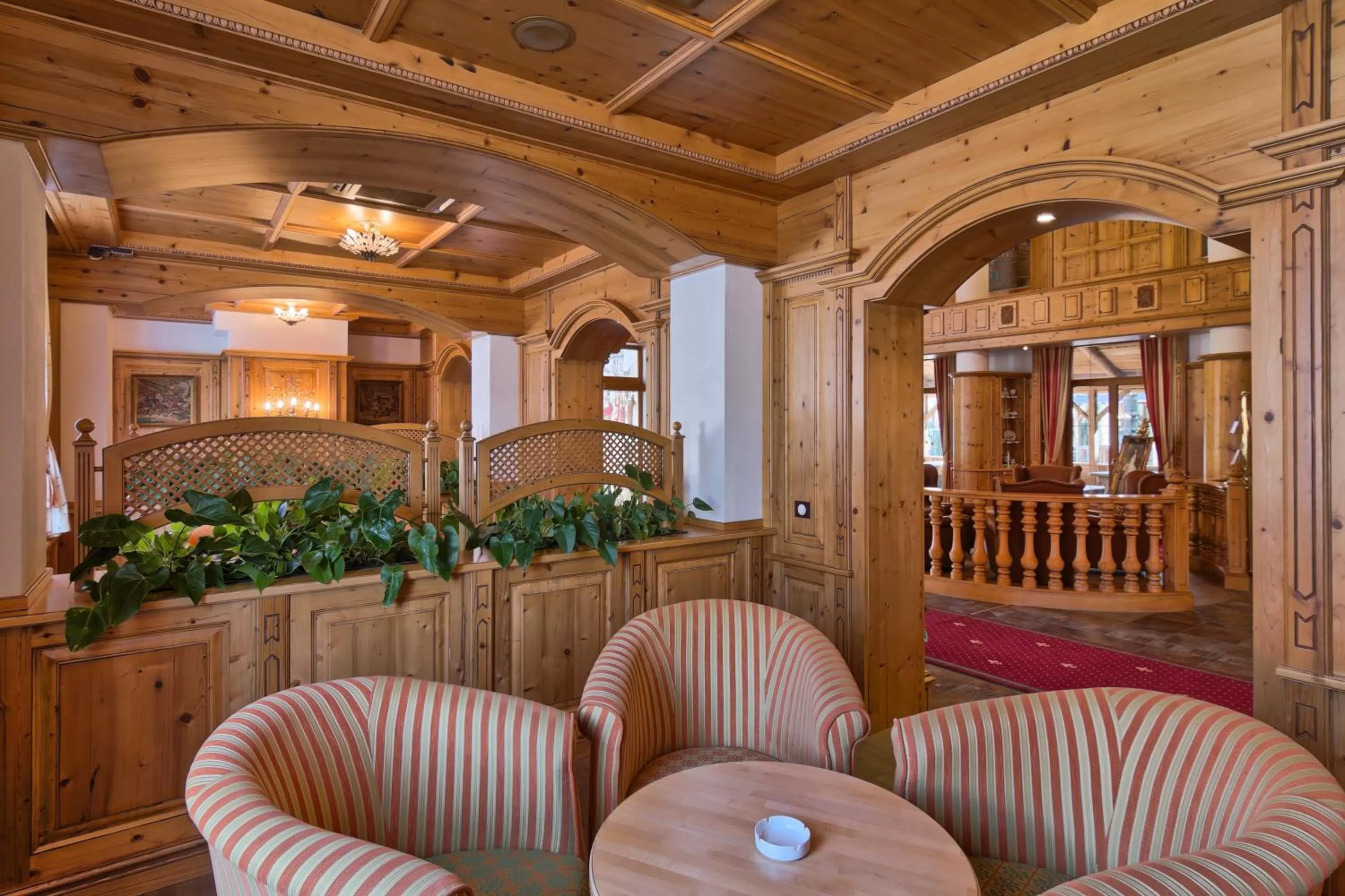 Communal lounge/ TV room in Mercure Sighisoara Binderbubi Hotel & Spa