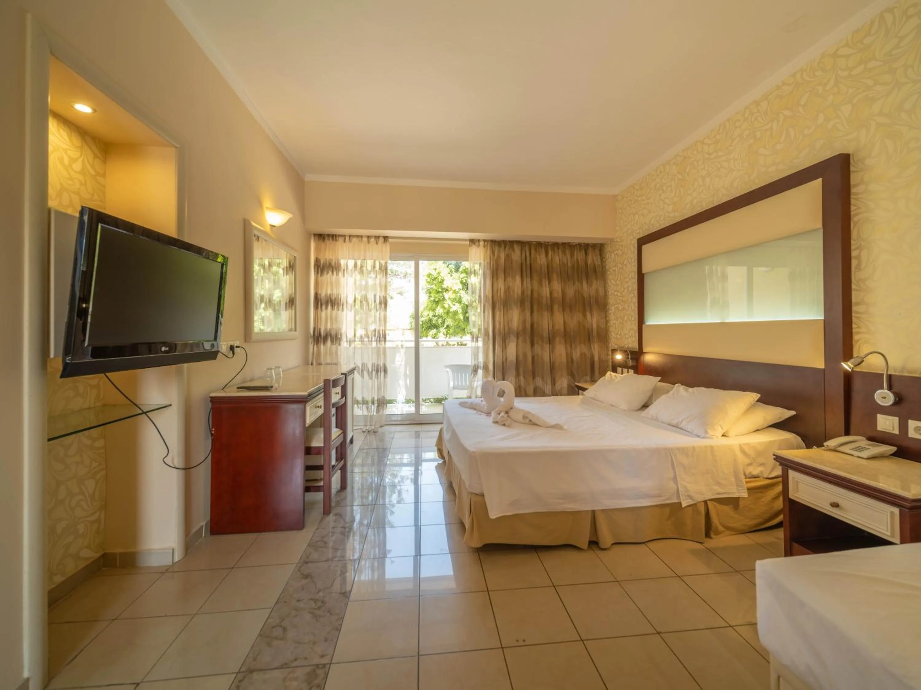 Bed in Sunshine Rhodes