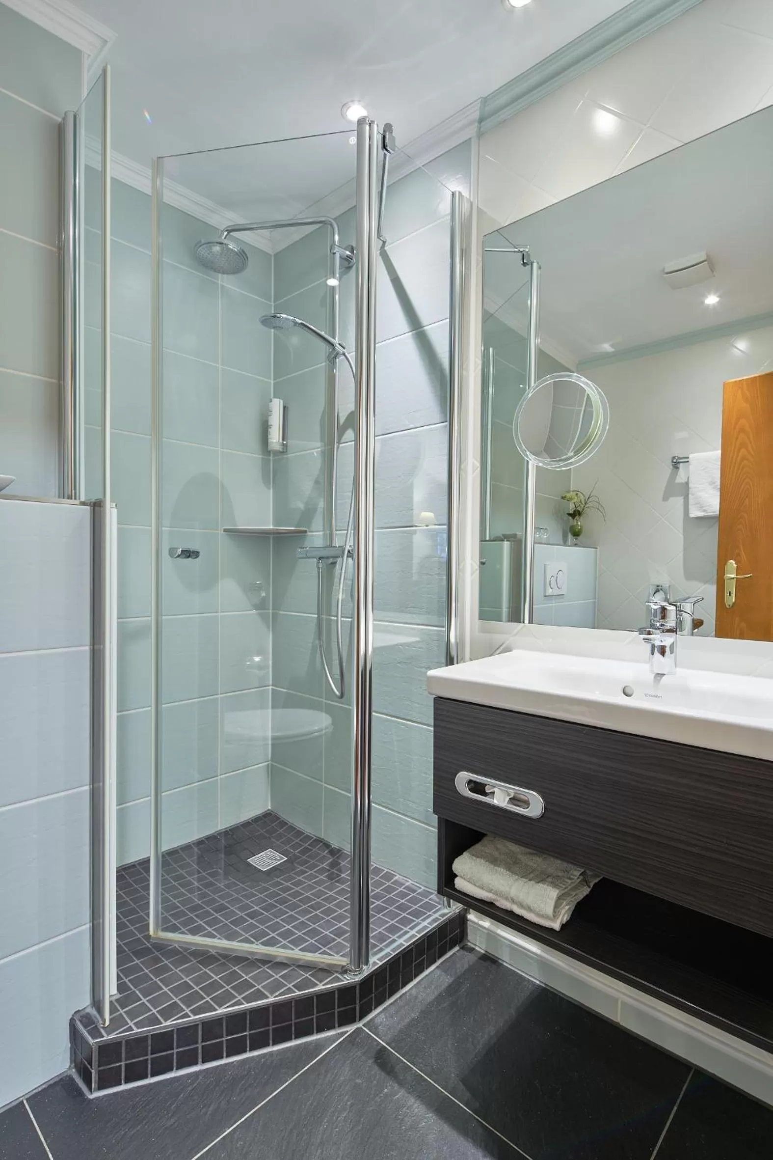 Bathroom in Hotel St. Georg Garni