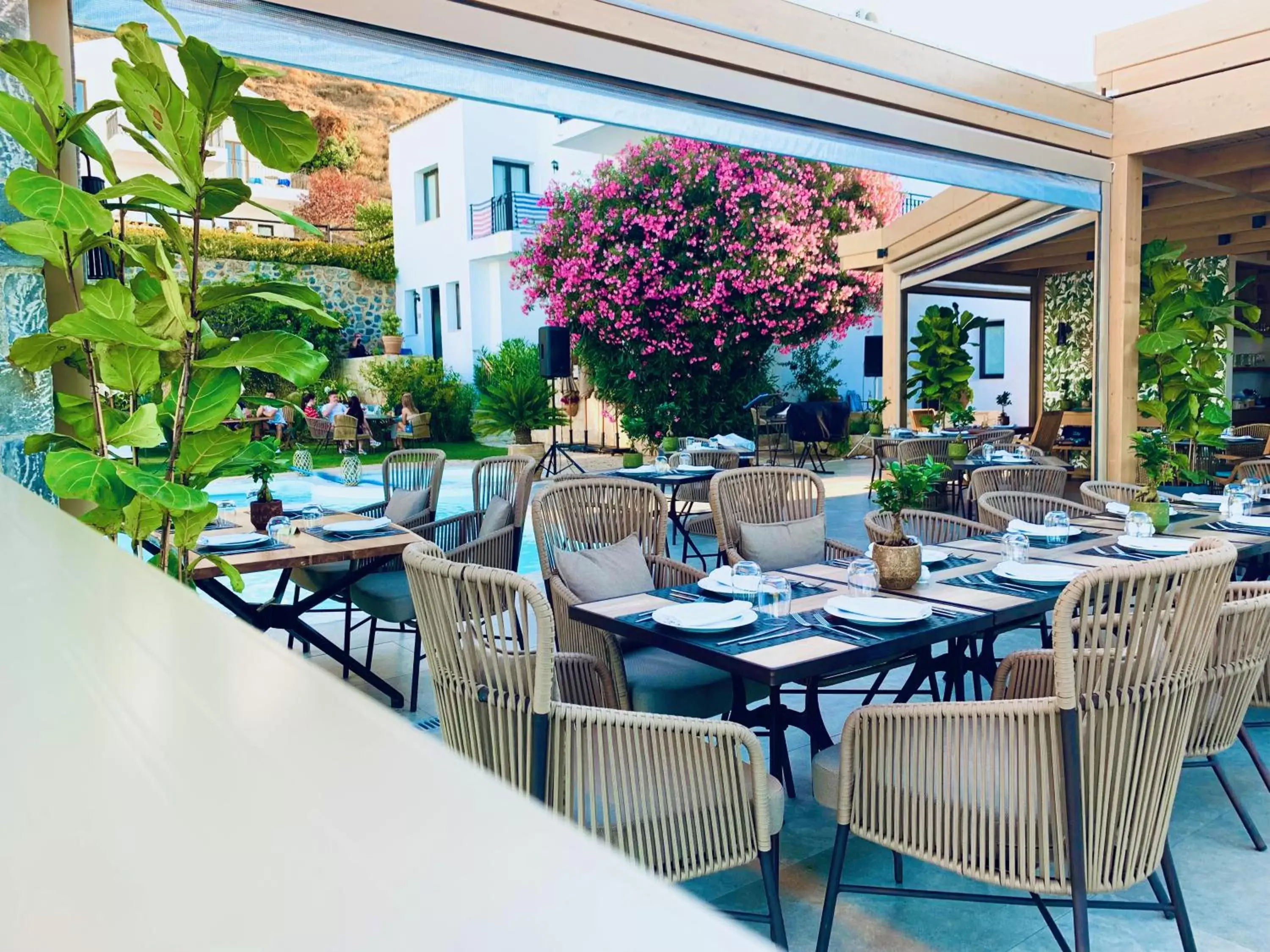 Restaurant/Places to Eat in Creta Blue Boutique Hotel