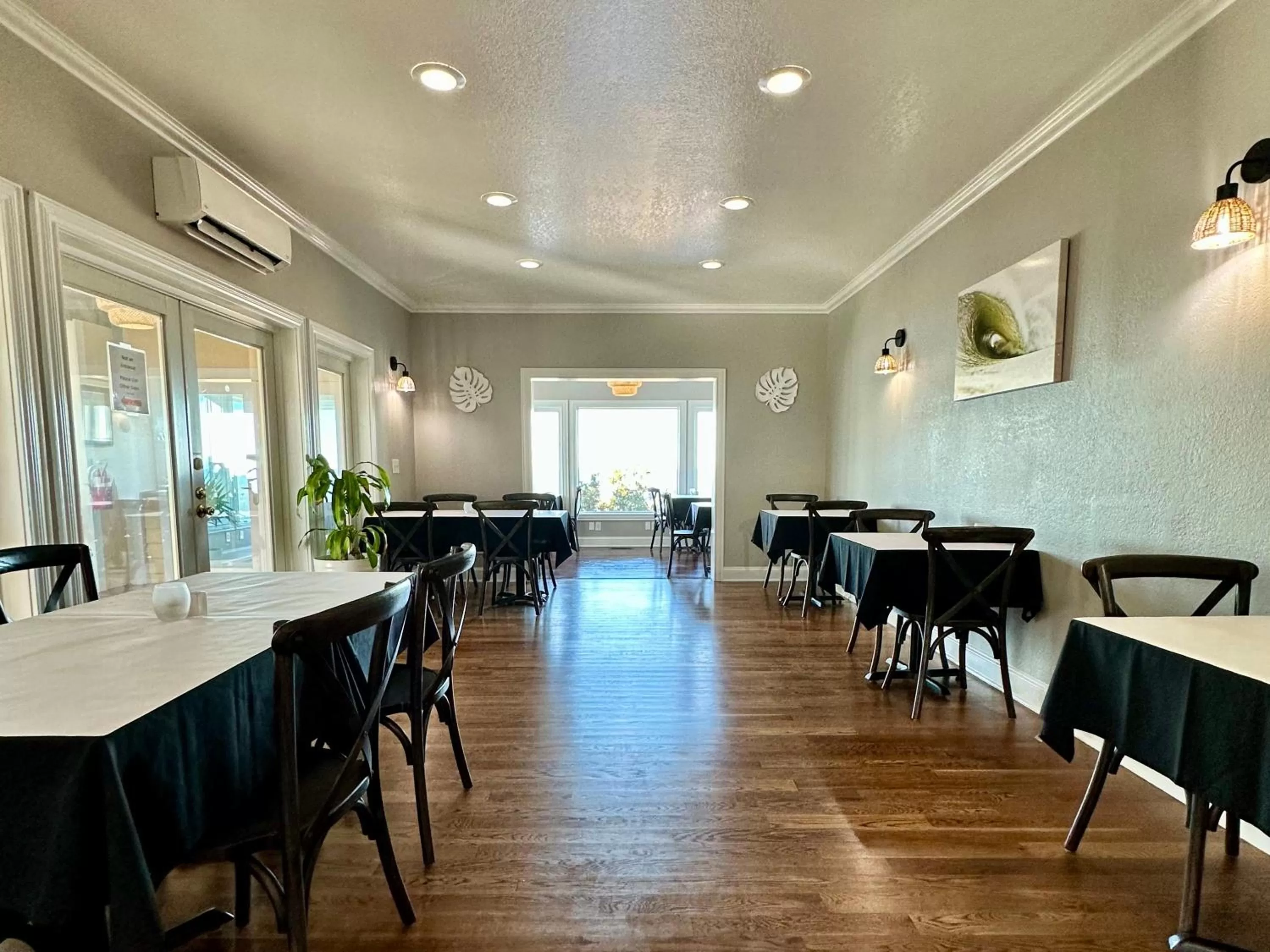 Restaurant/places to eat in The Inn on Pamlico Sound