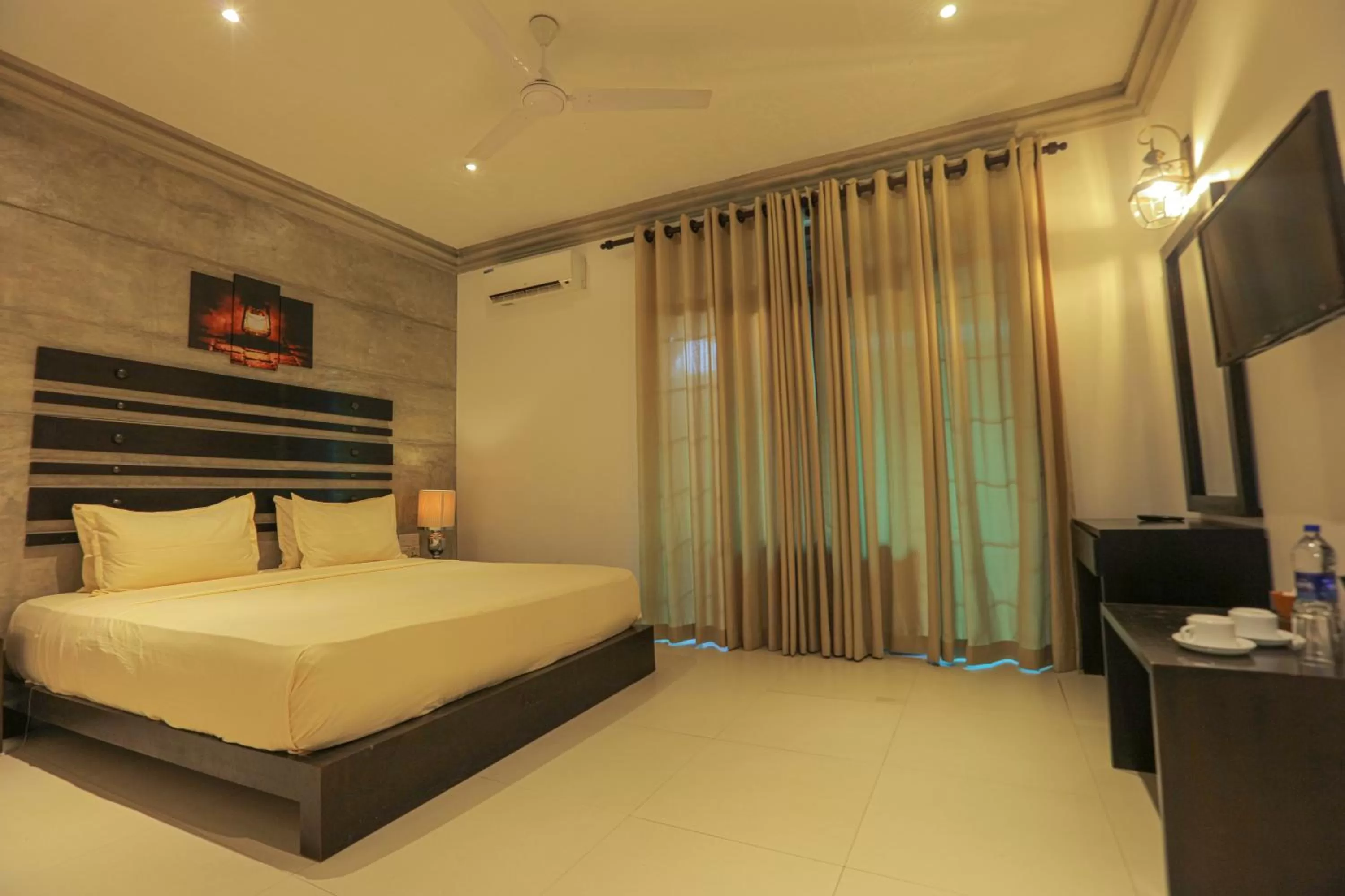 TV and multimedia, Bed in Summerside Residence