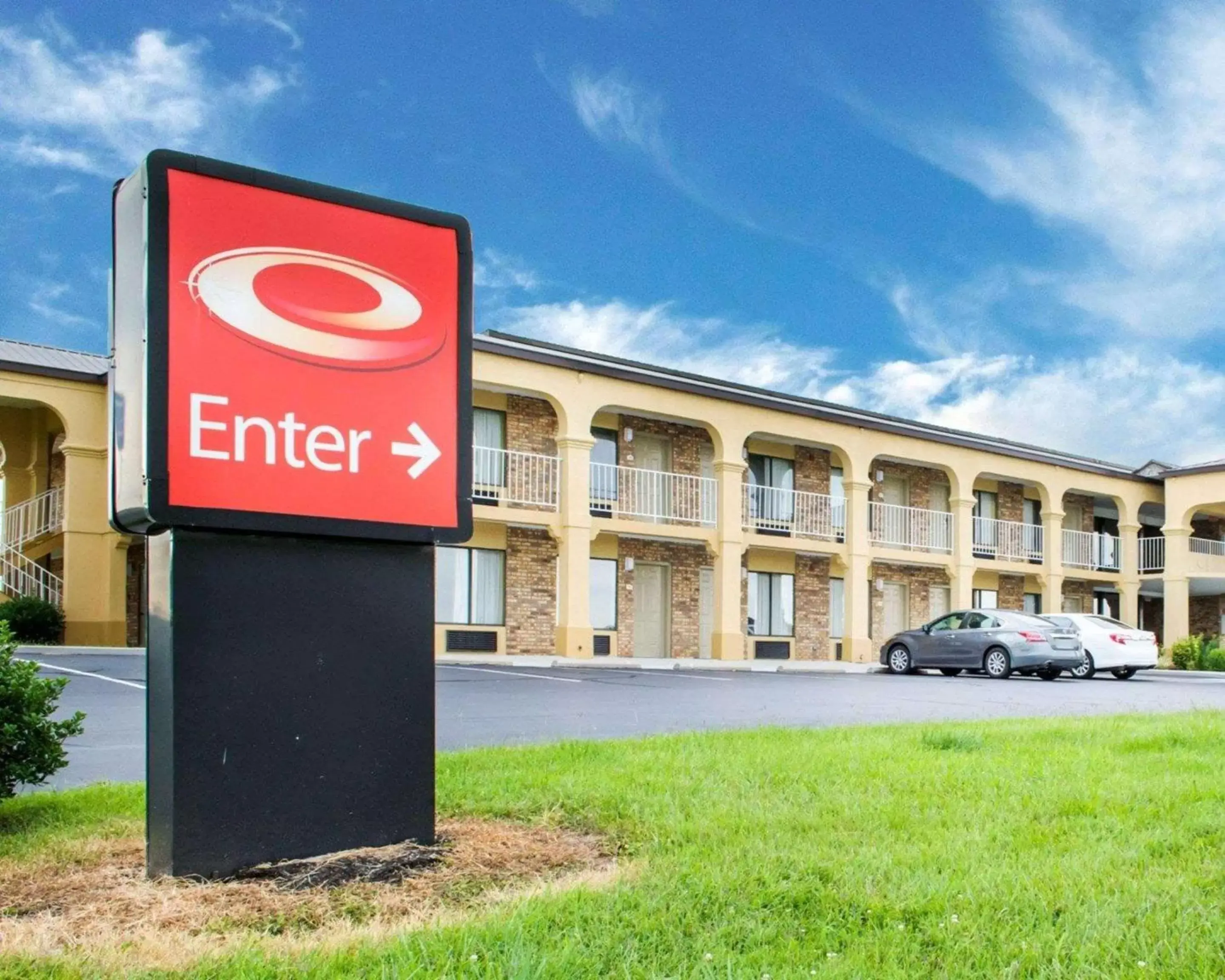 Property Building in Econo Lodge Franklin