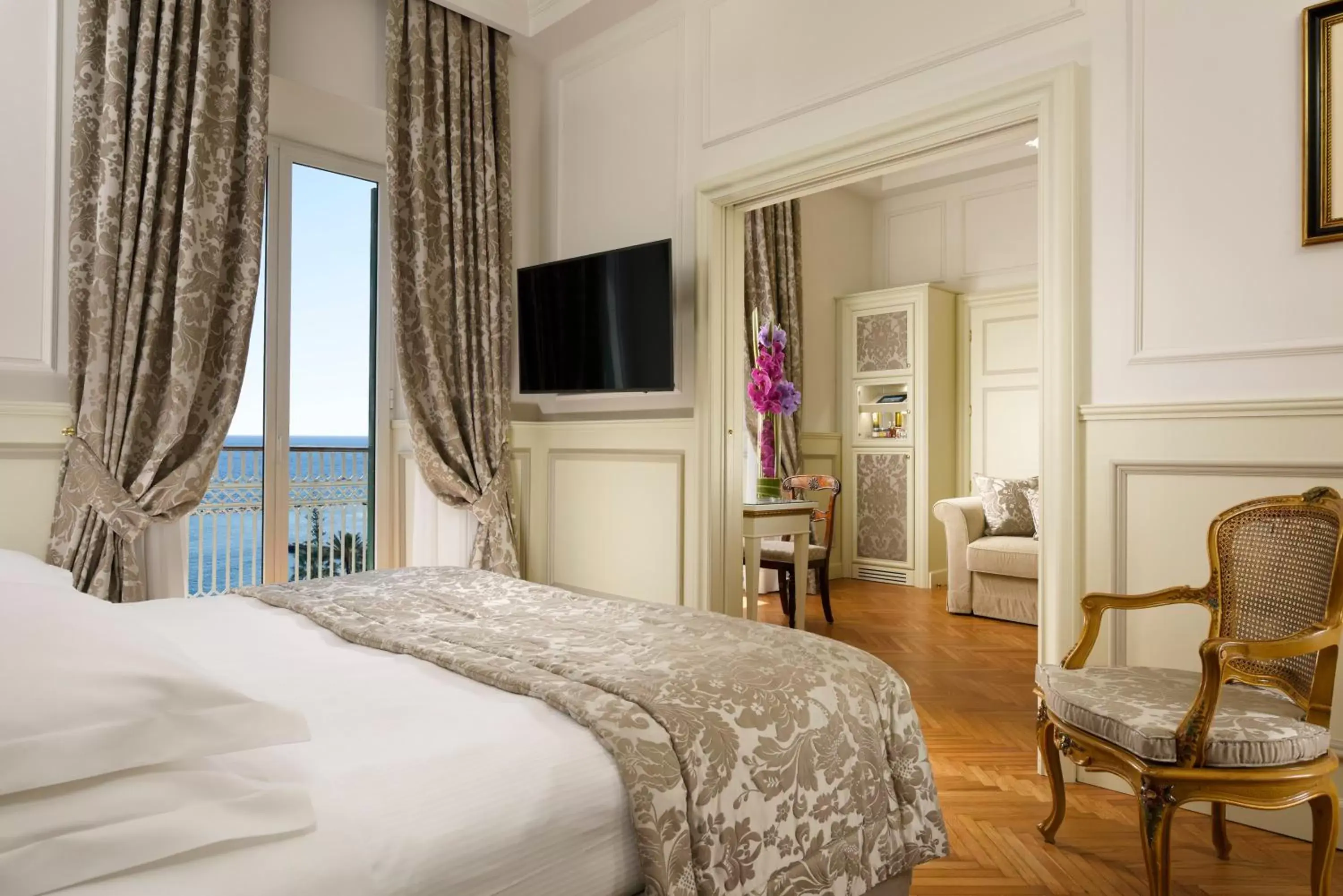 Bed in Royal Hotel Sanremo