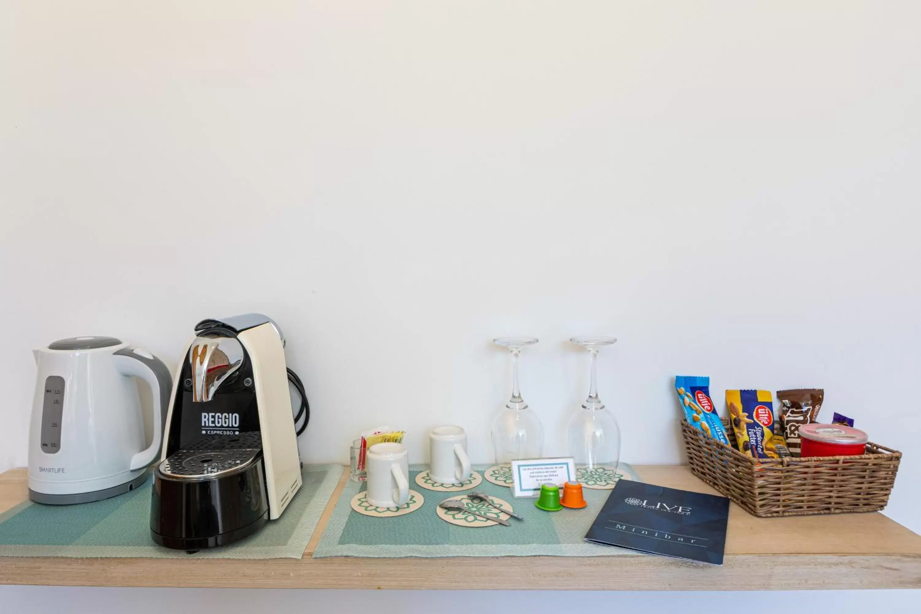 Coffee/Tea Facilities in Live Hotel Boutique (Adults only)