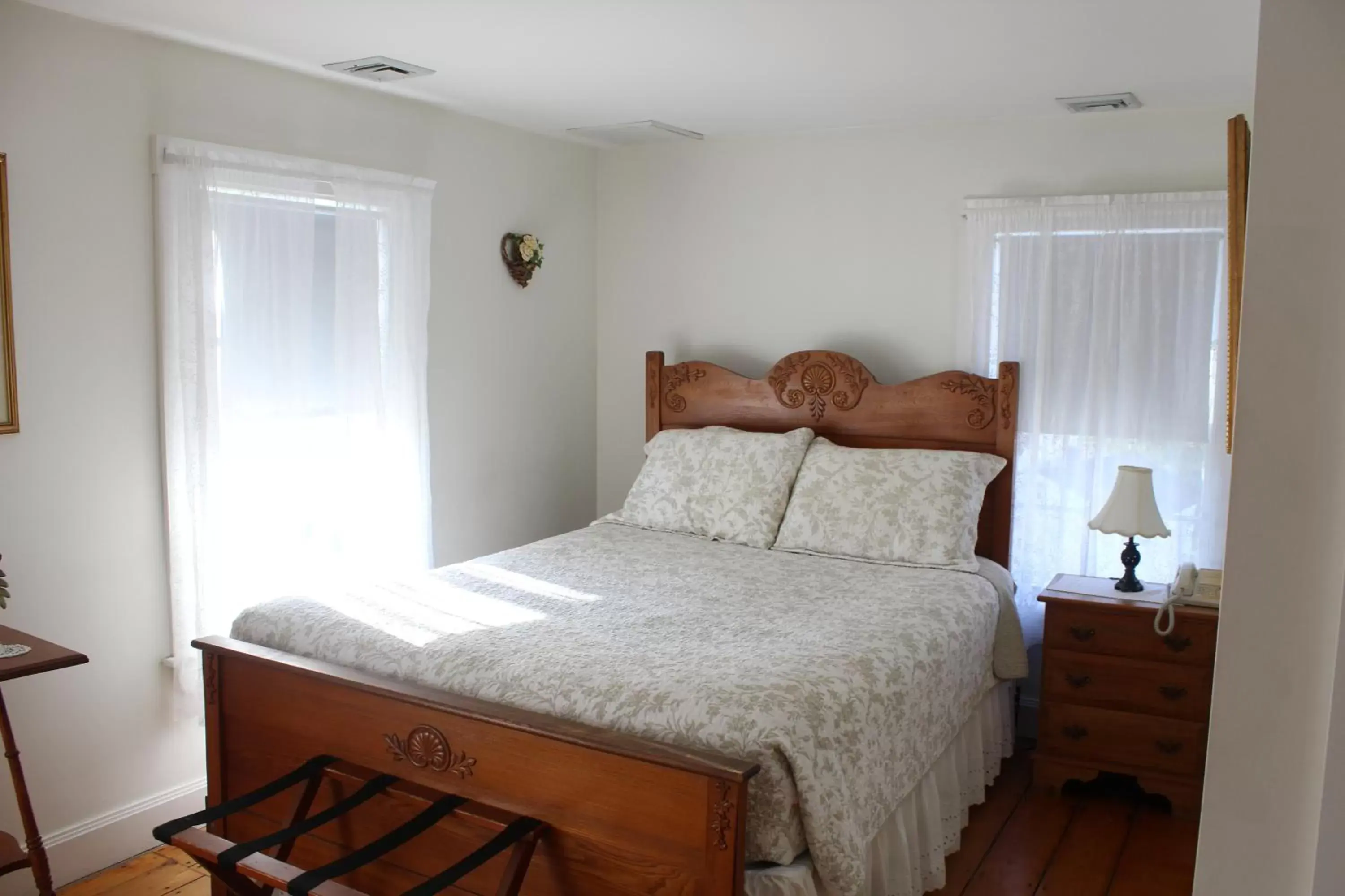 Photo of the whole room, Bed in Old Orchard Beach Inn