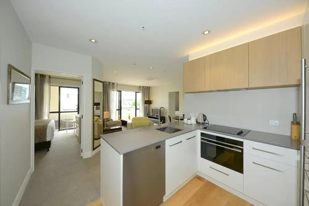 Kitchen/Kitchenette in West Fitzroy Apartments