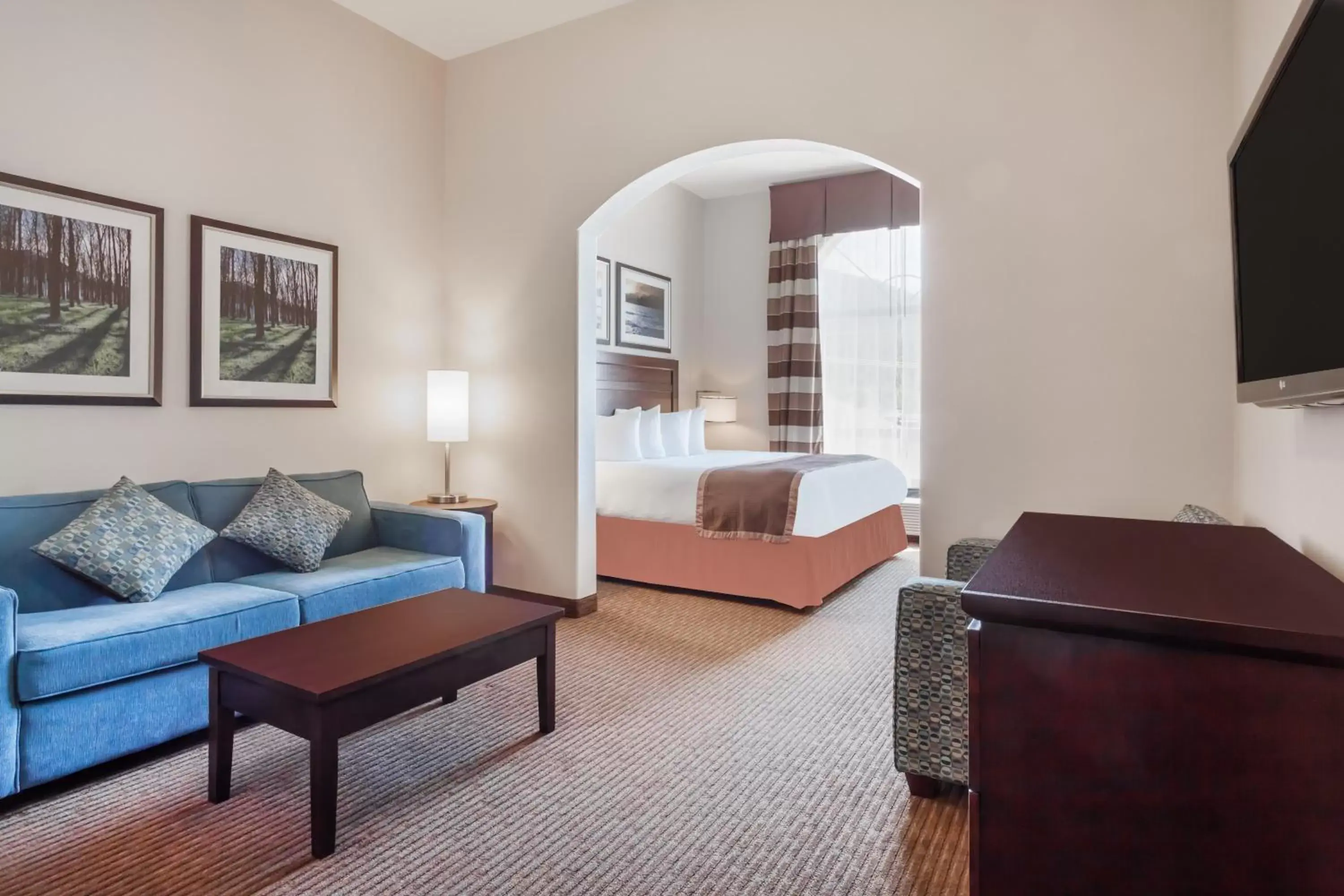 Bed in Ramada by Wyndham Creston Bed in Ramada by Wyndham Creston