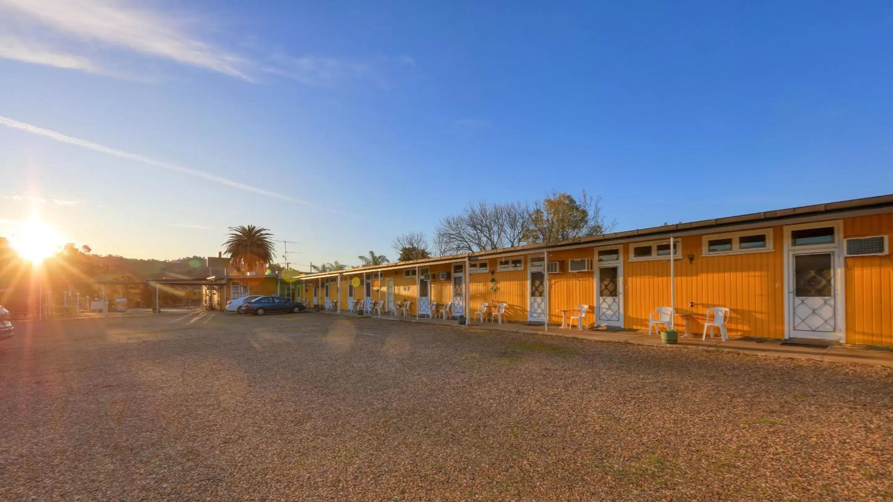 Parking, Property Building in BUSHMANS RETREAT MOTOR INN