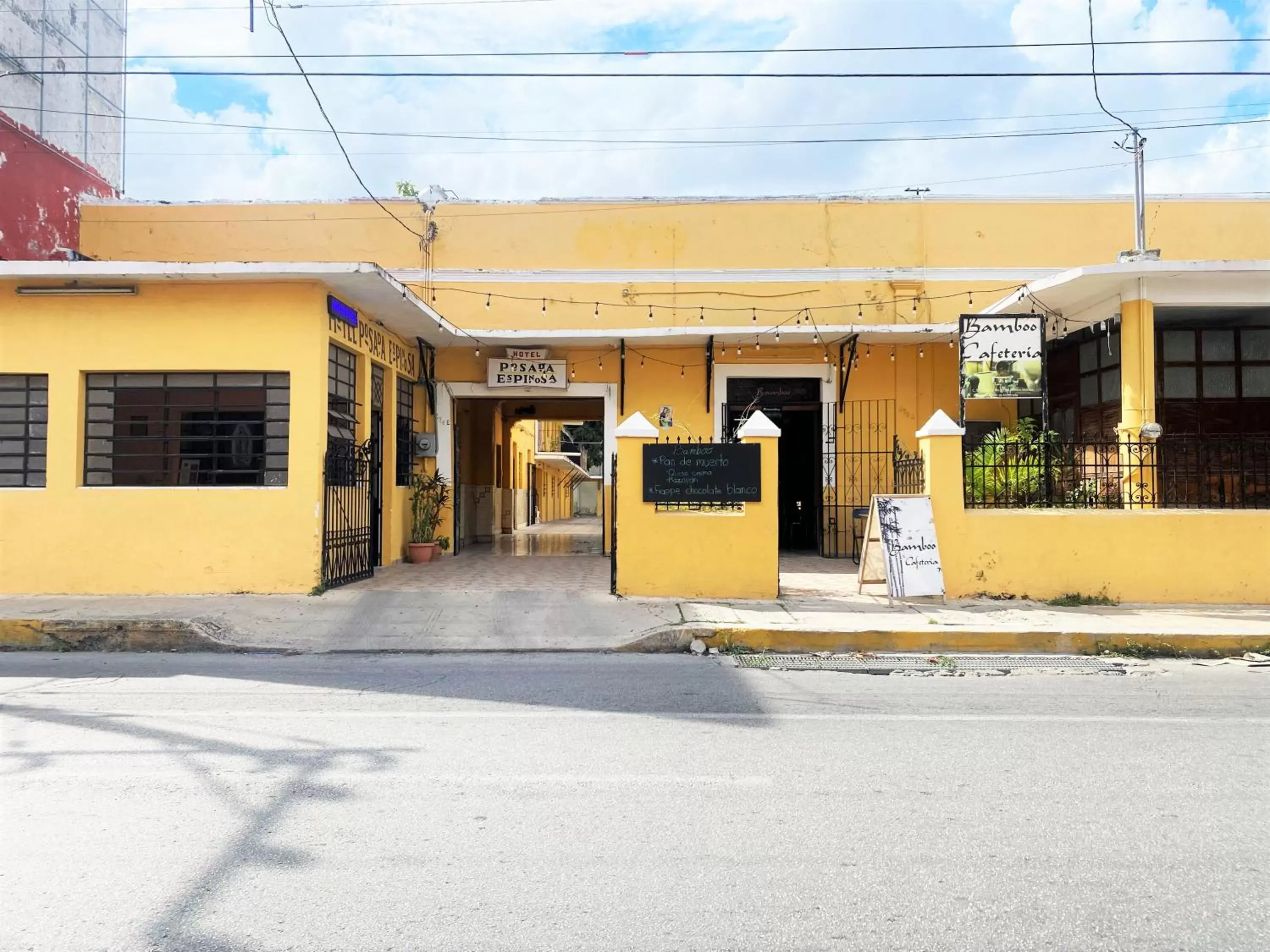 Facade/entrance in OYO Posada Espinosa, Mérida, Parque de Santa Ana