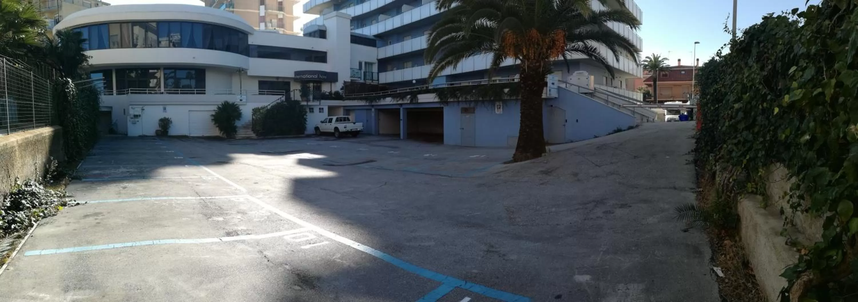 Parking in Hotel International