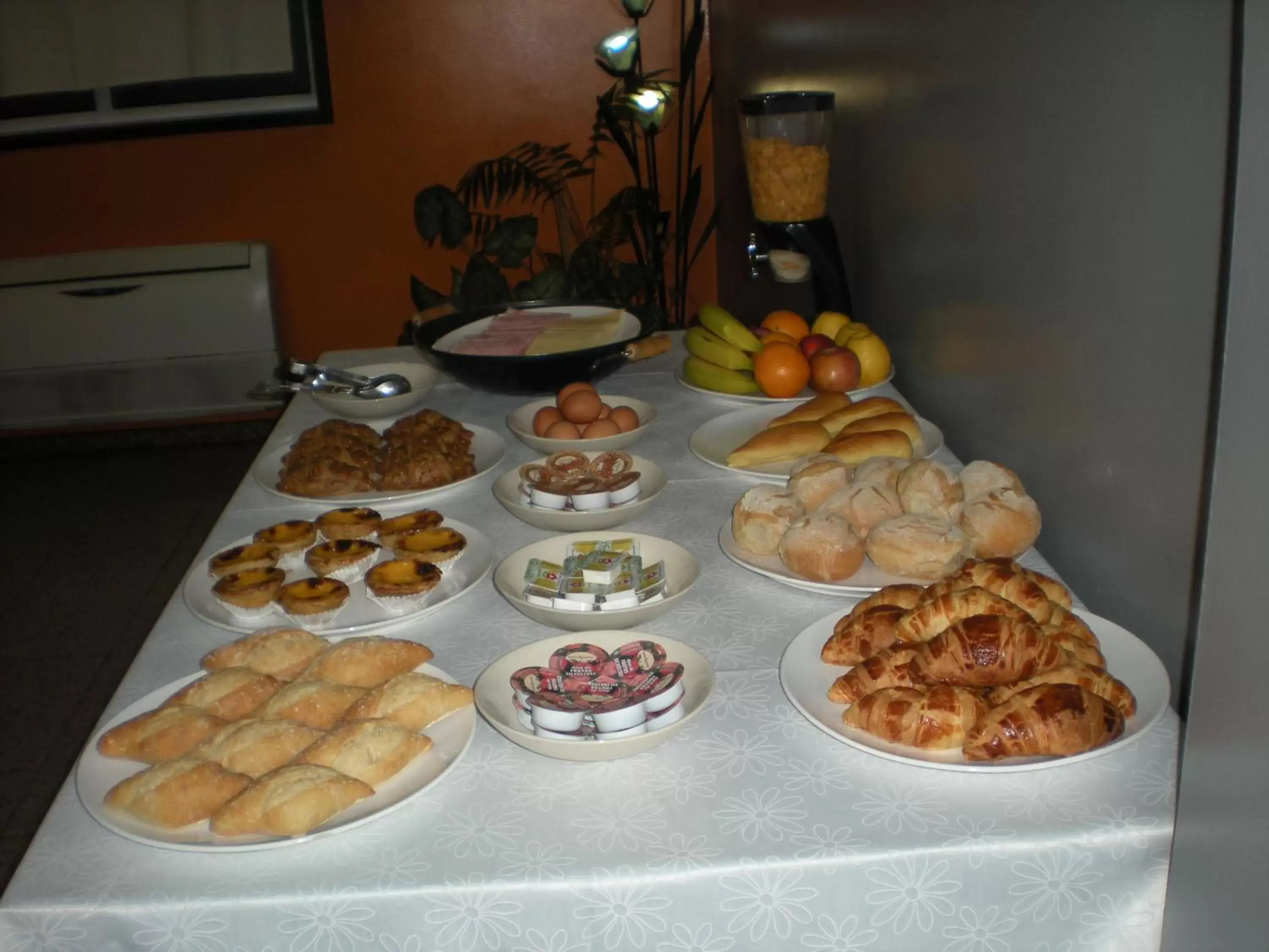 Continental breakfast in Hotel Dom Joao IV