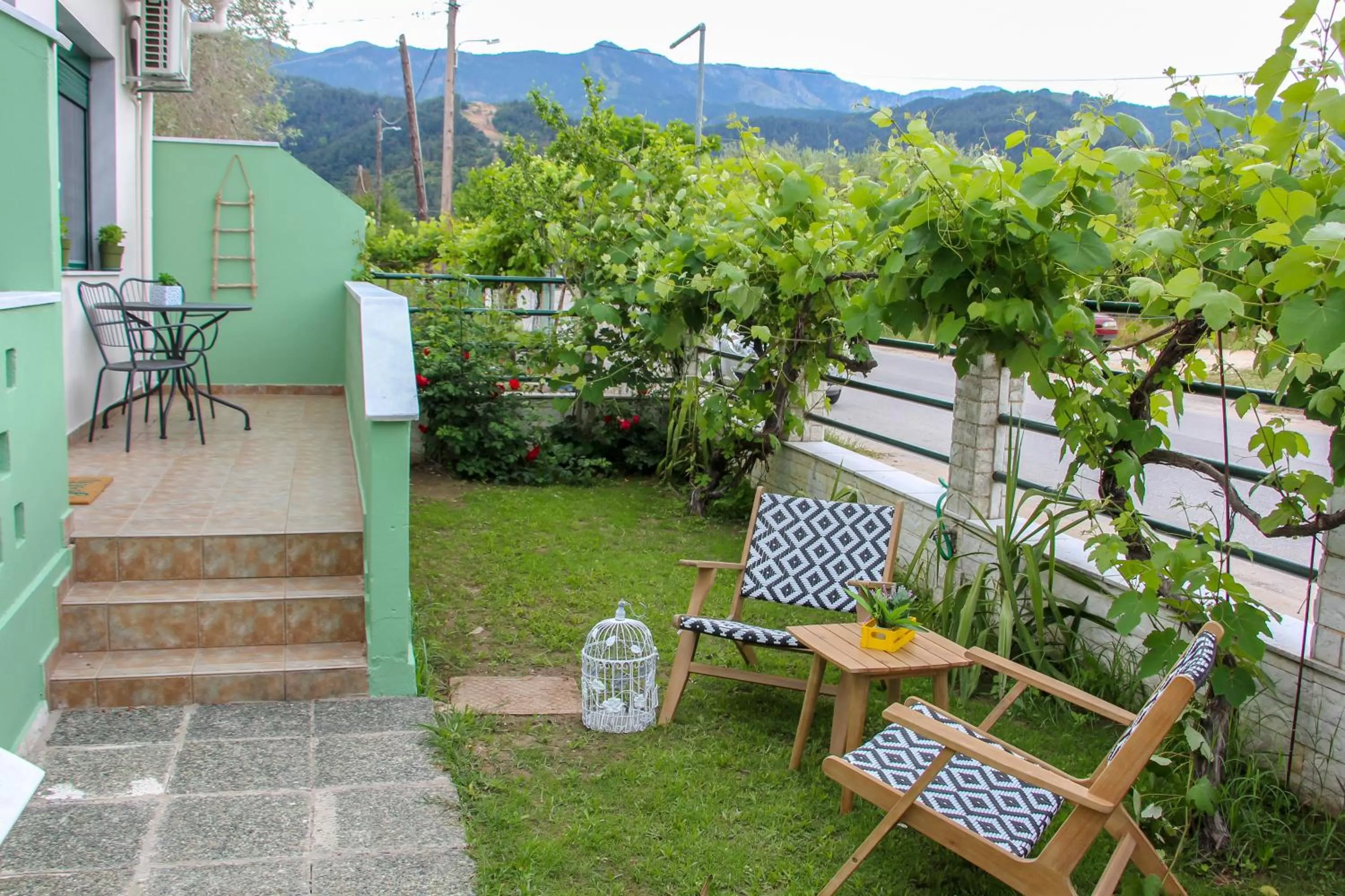 Lamprini's Deluxe Studios