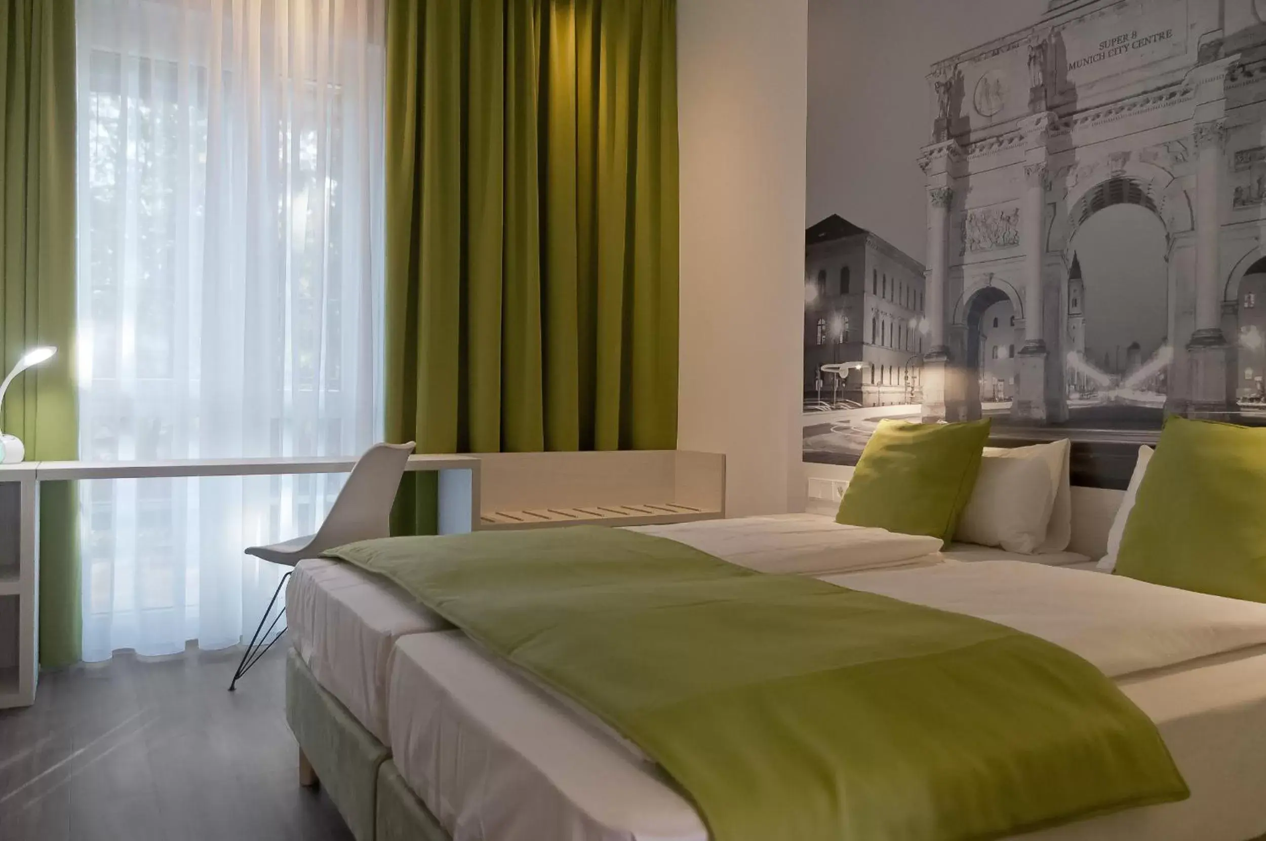 TV and multimedia, Bed in Super 8 by Wyndham Munich City North