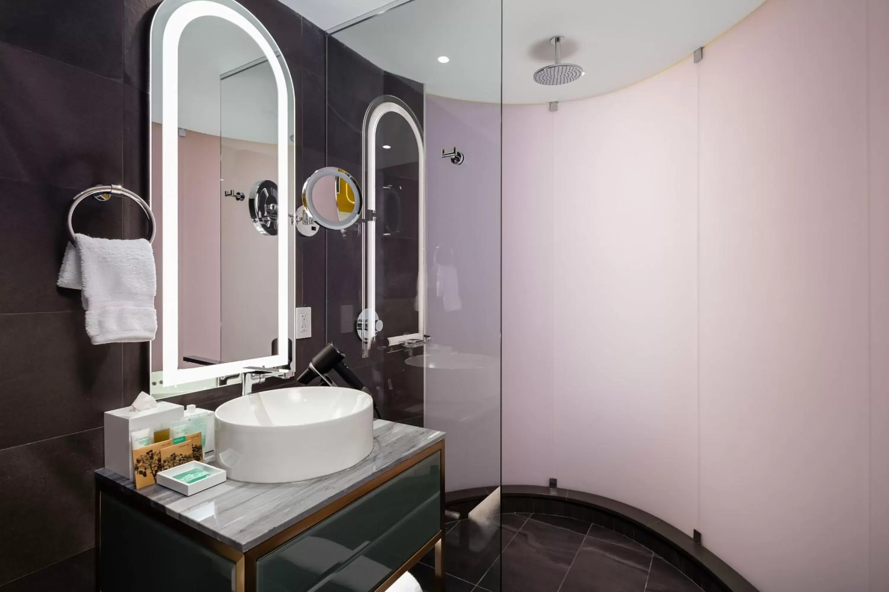 Bathroom in Versante Hotel Bathroom in Versante Hotel