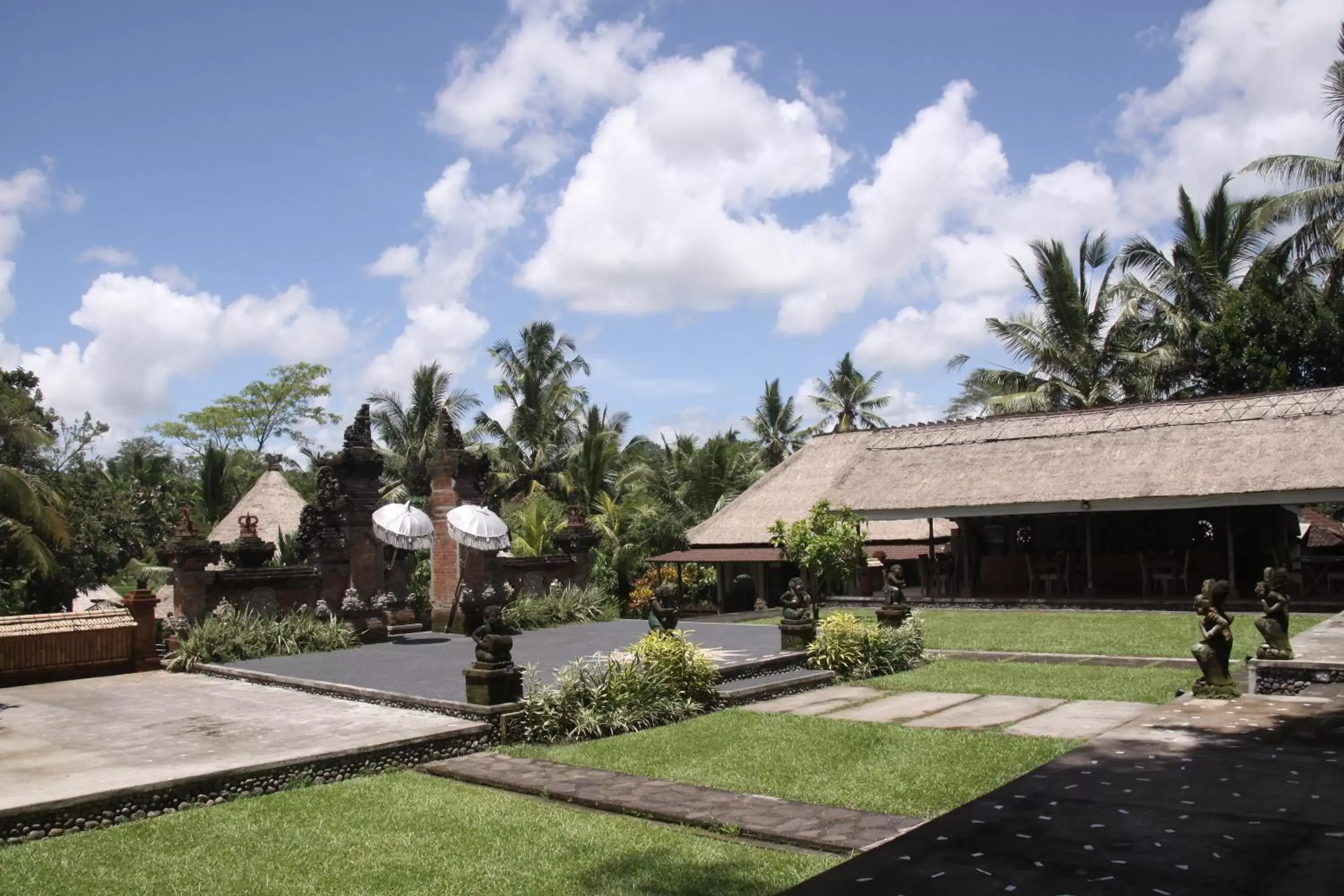 Area and facilities, Garden in Puri Taman Sari